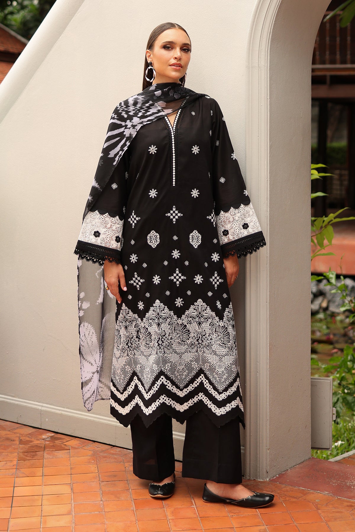 EMBROIDERED LAWN SF-4192