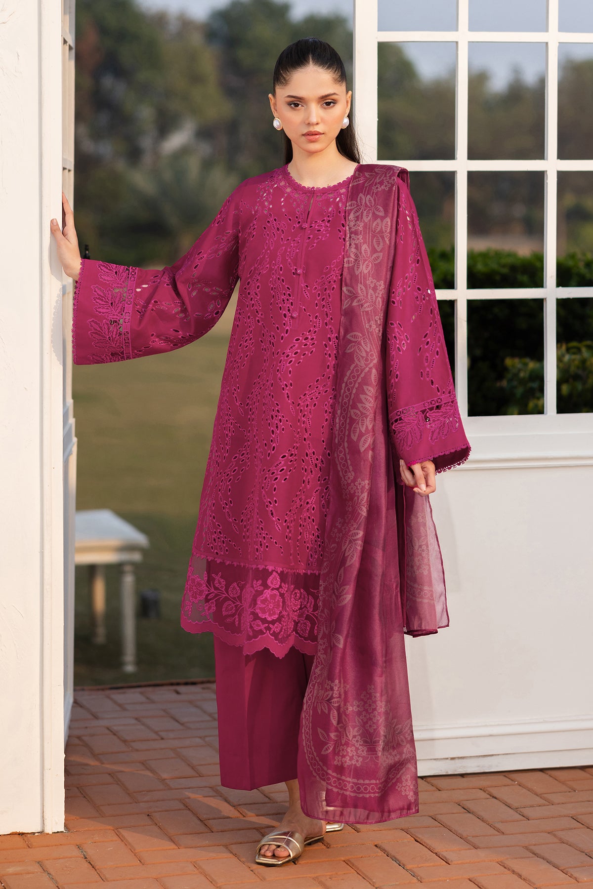 EMBROIDERED PRINTED LAWN UF-4143