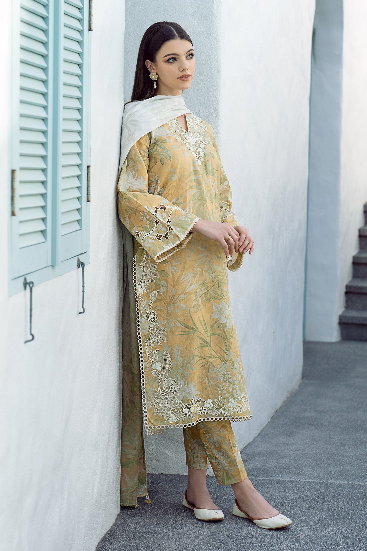 EMBROIDERED PRINTED LAWN UF-542