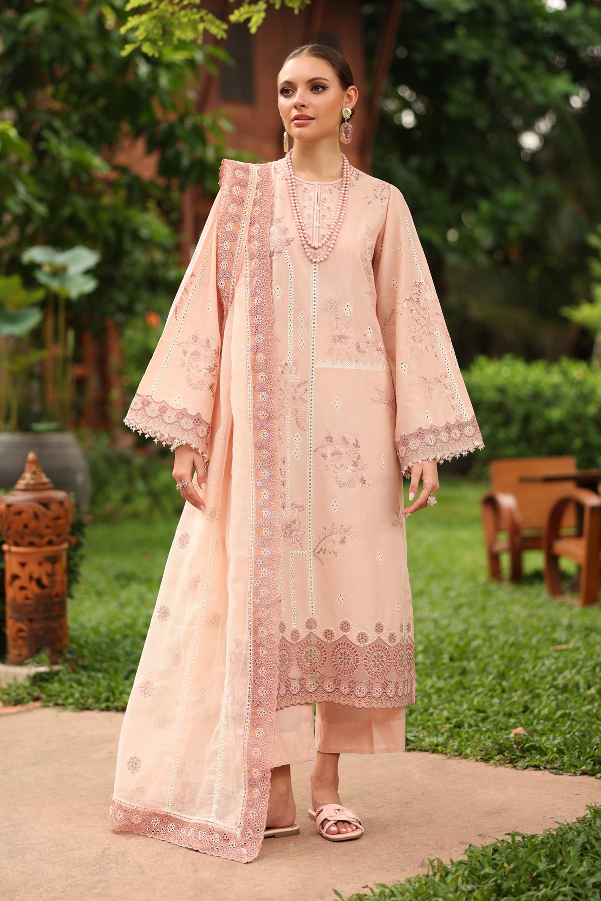 EMBROIDERED LAWN UF-4261