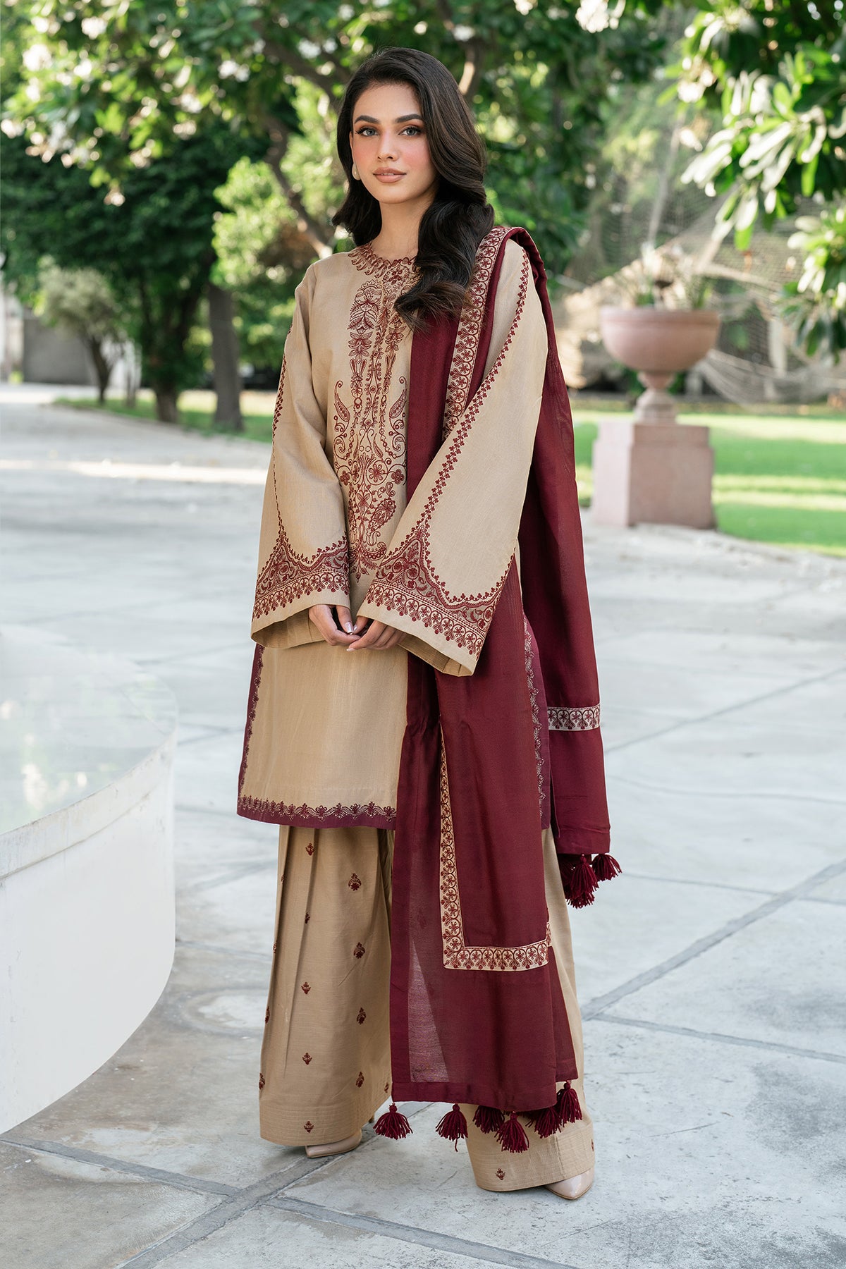 EMBROIDERED KHADDAR SF-4003