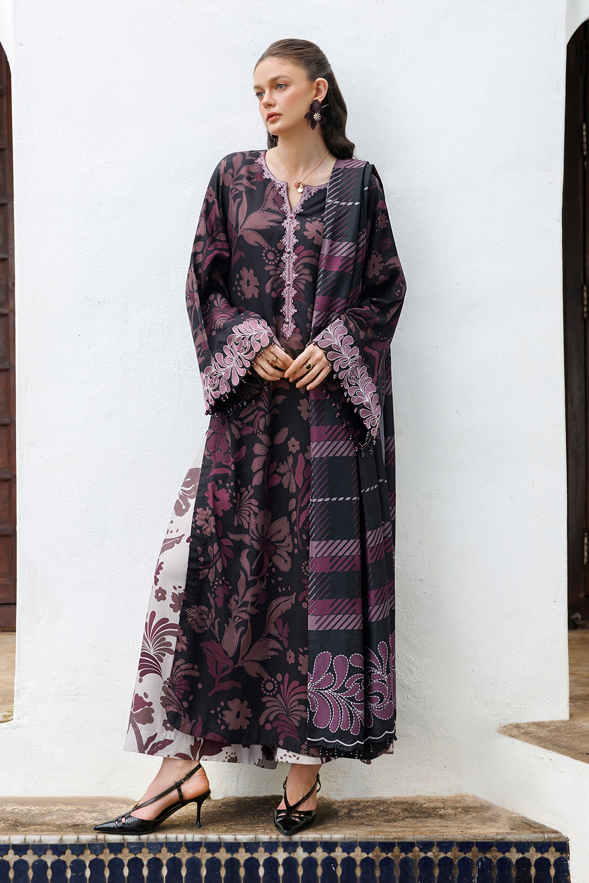 EMBROIDERED VISCOSE SILK SF-4587