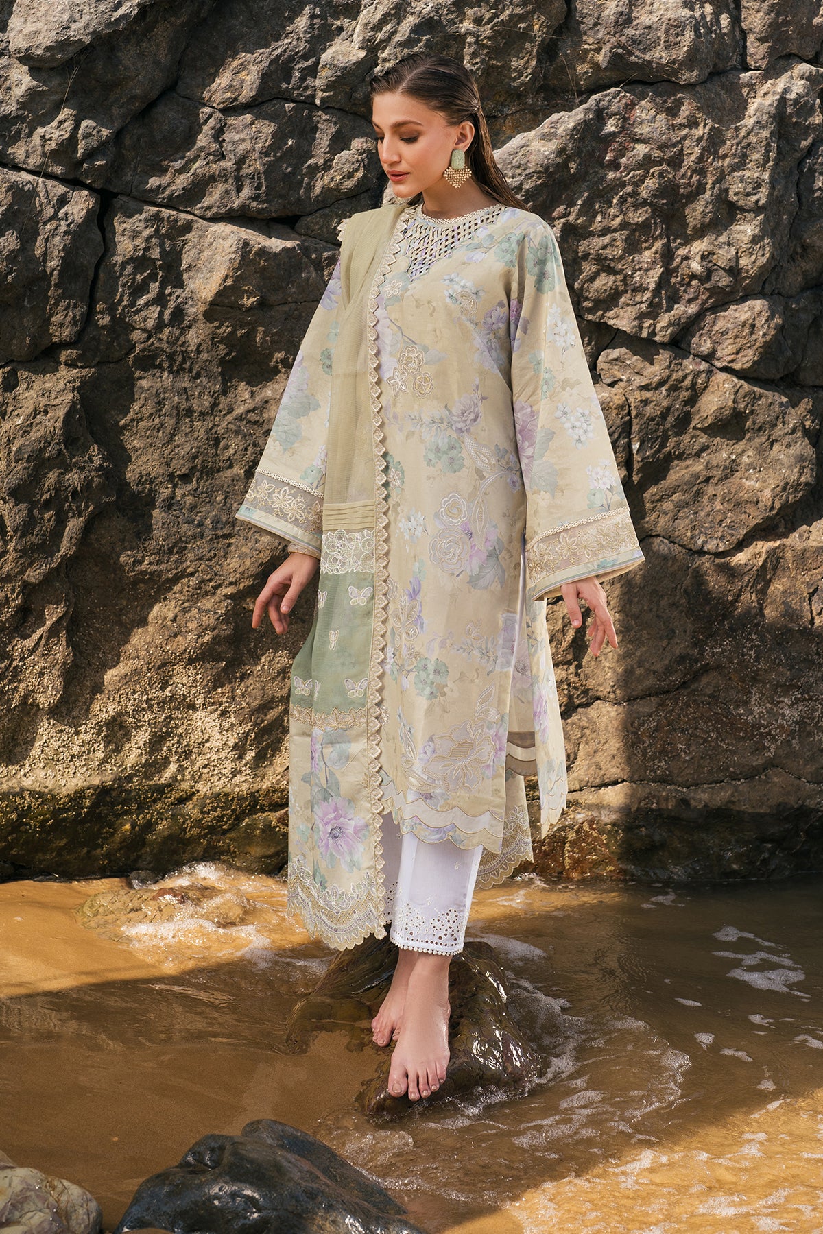 EMBROIDERED PRINTED LAWN SF-4112