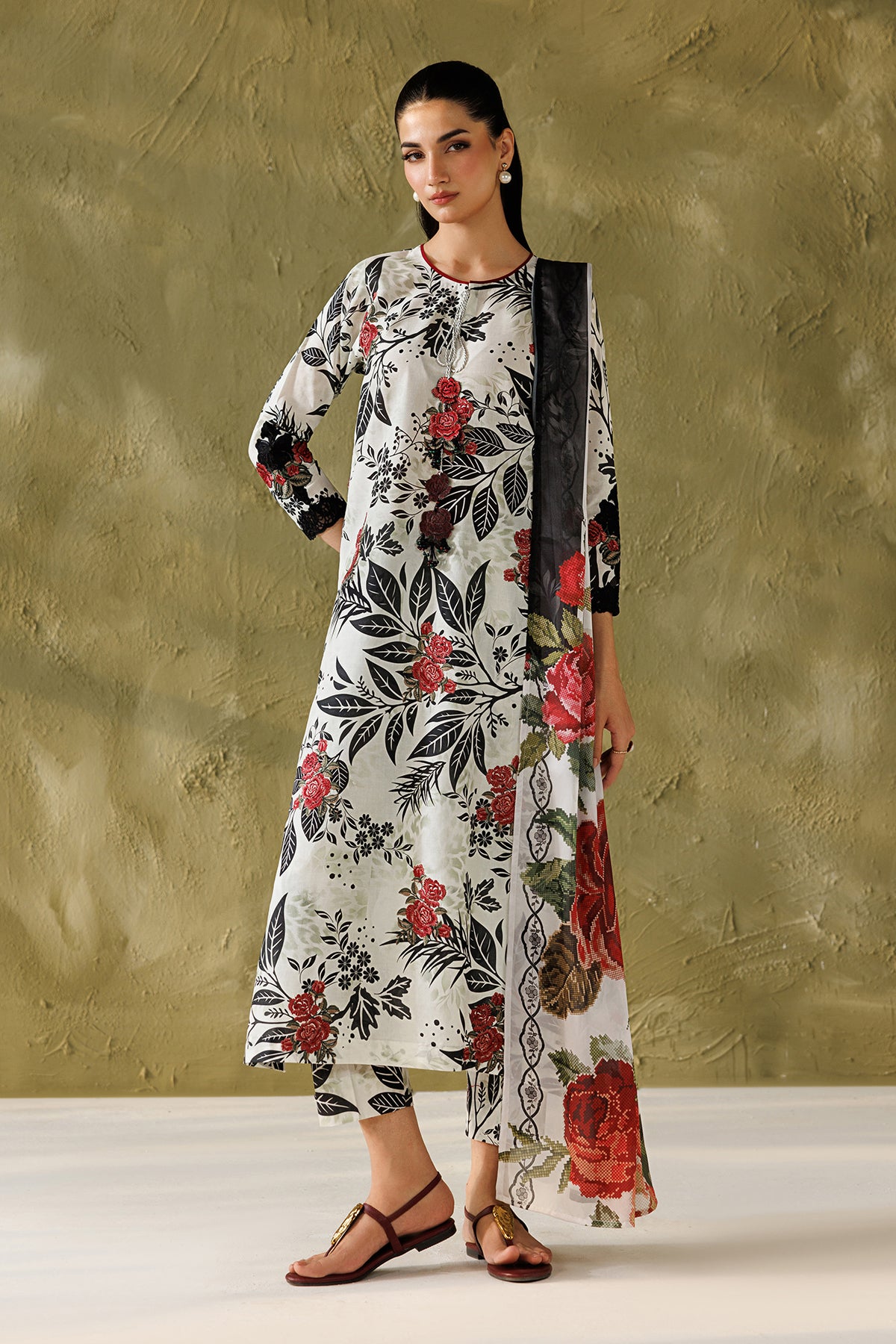EMBROIDERED LAWN UF-4505