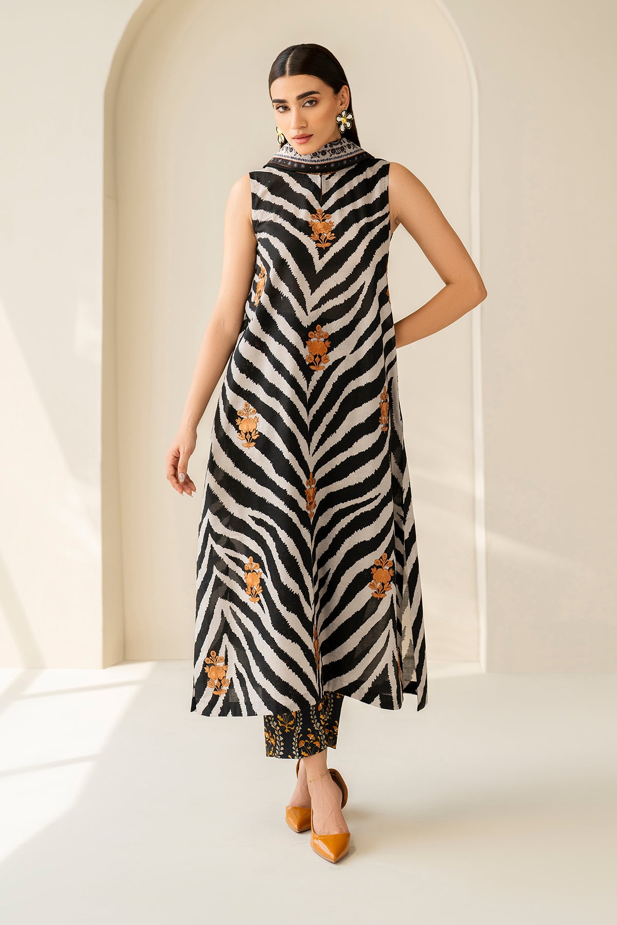 EMBROIDERED PRINTED LAWN SF-4206