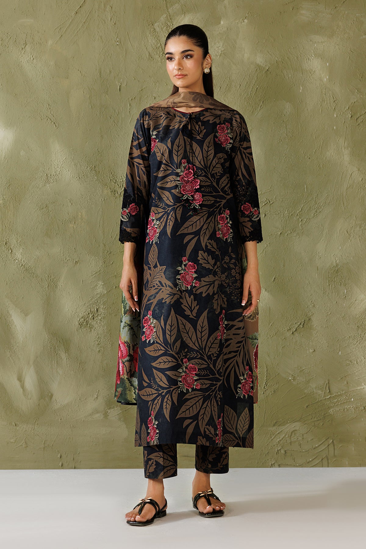 EMBROIDERED LAWN UF-4506