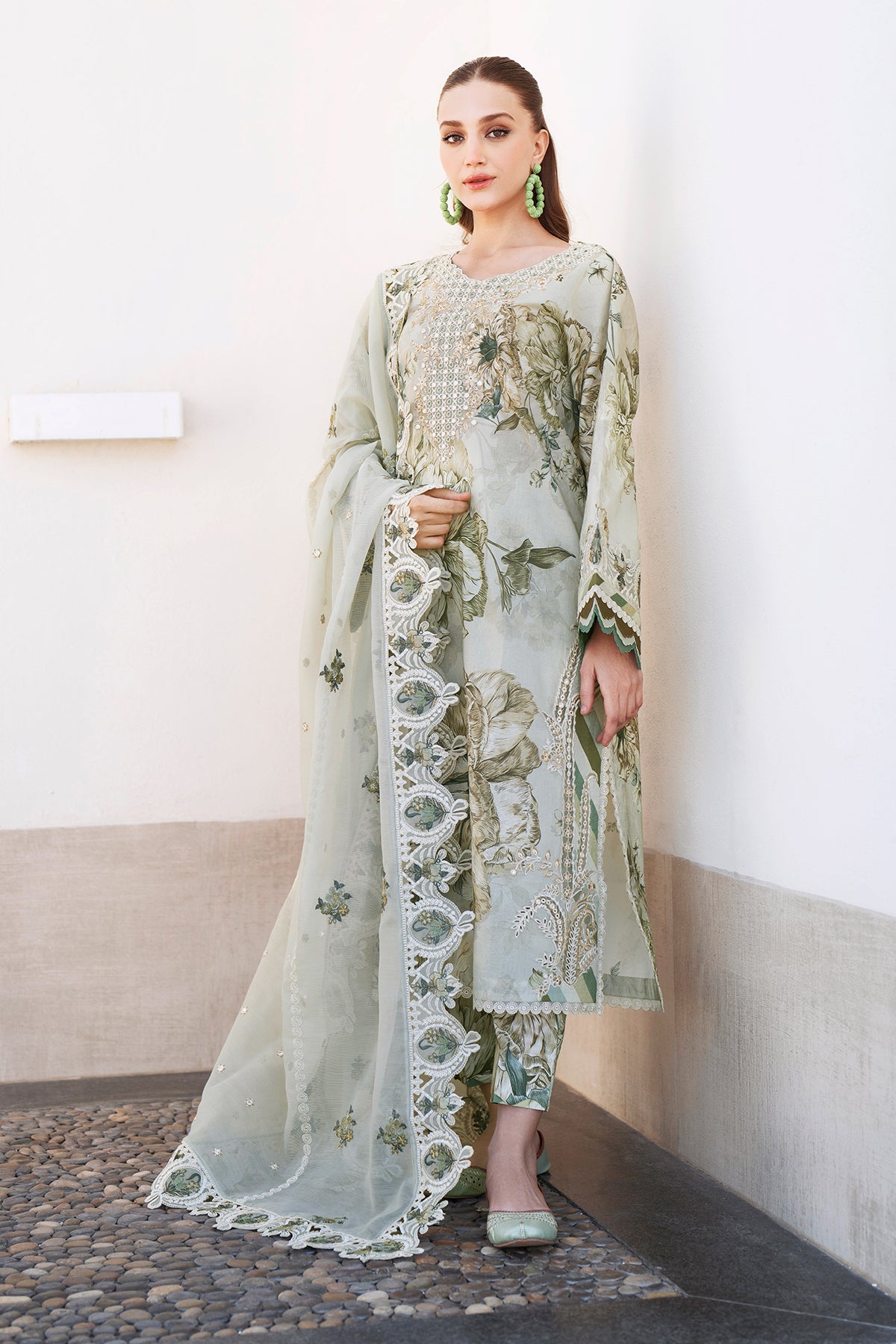 EMBROIDERED PRINTED LAWN UF-4082