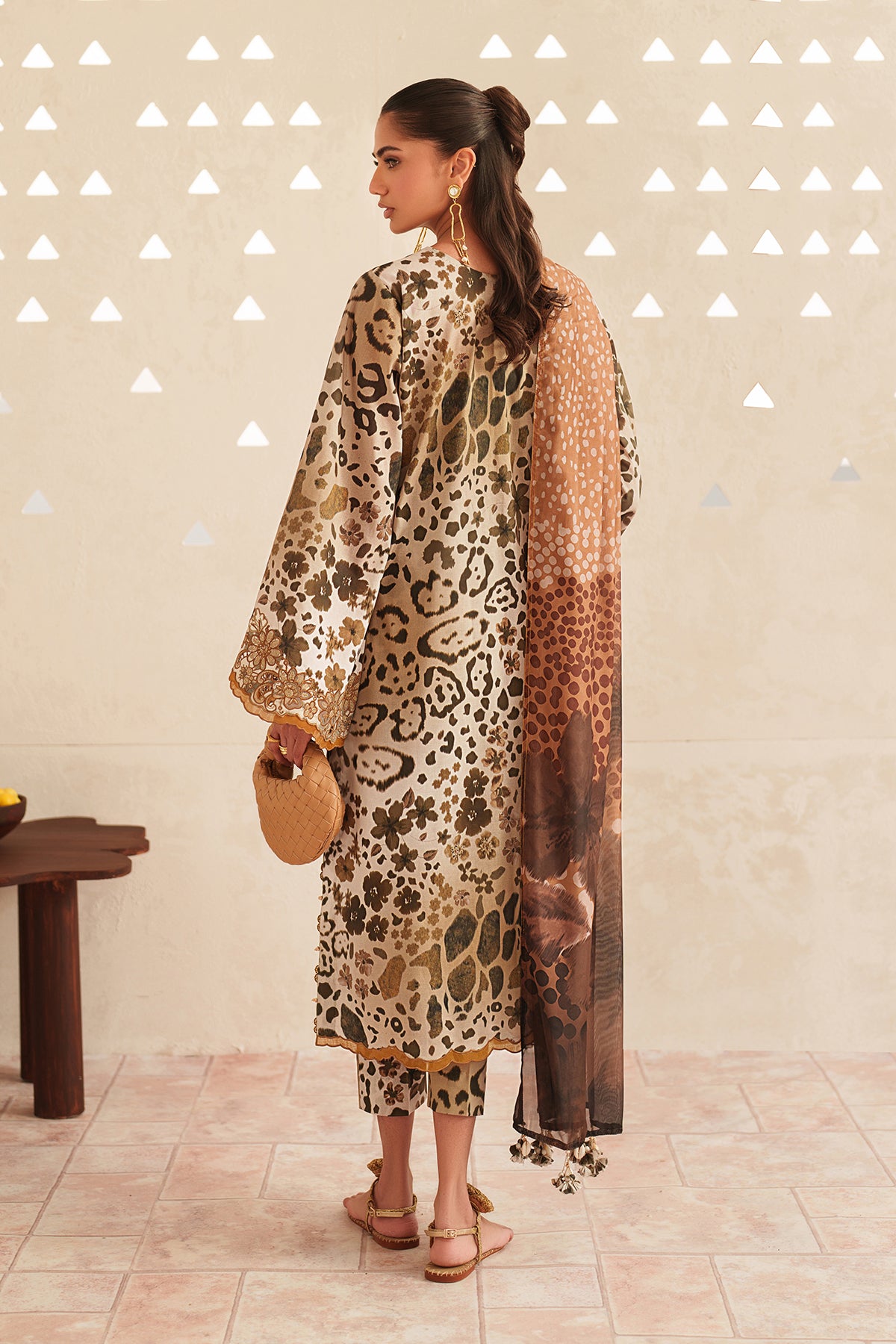 EMBROIDERED LAWN SF-4408