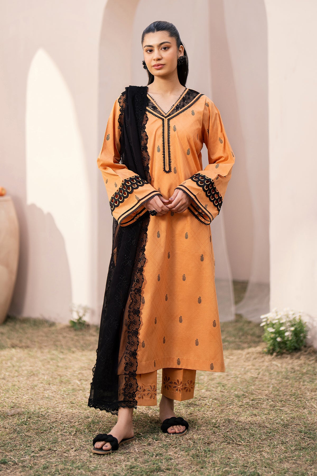 EMBROIDERED JACQUARD LAWN UF-613