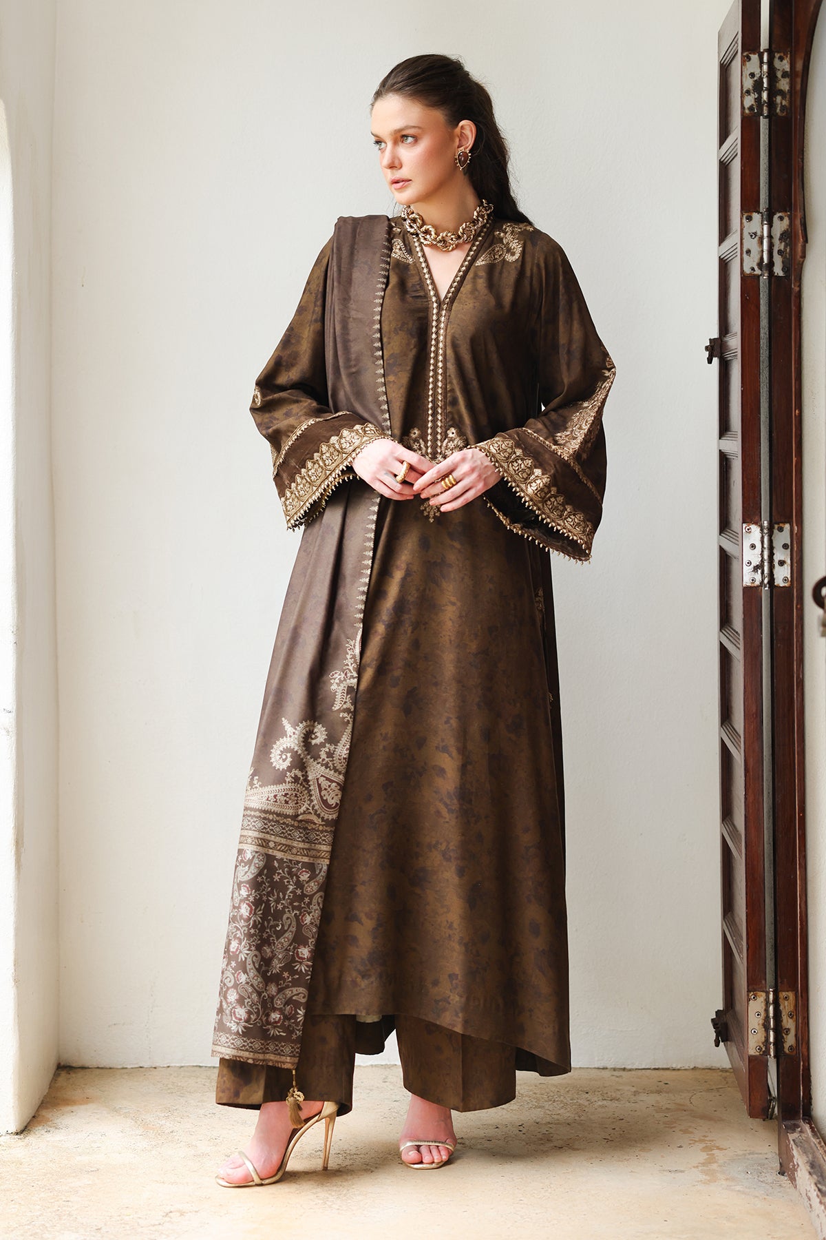 EMBROIDERED VISCOSE SILK SF-4619