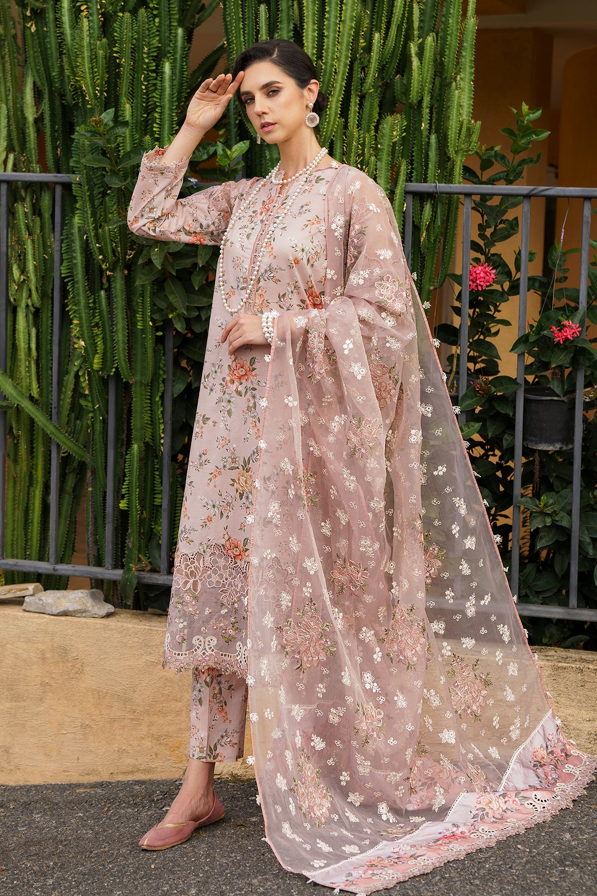 EMBROIDERED LAWN UF-585