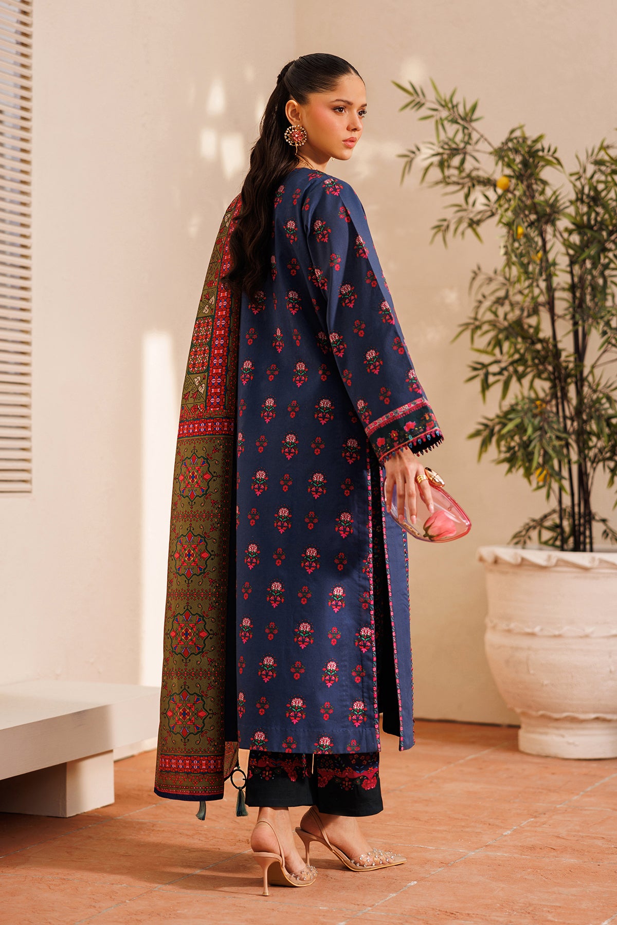 EMBROIDERED LAWN UF-4393