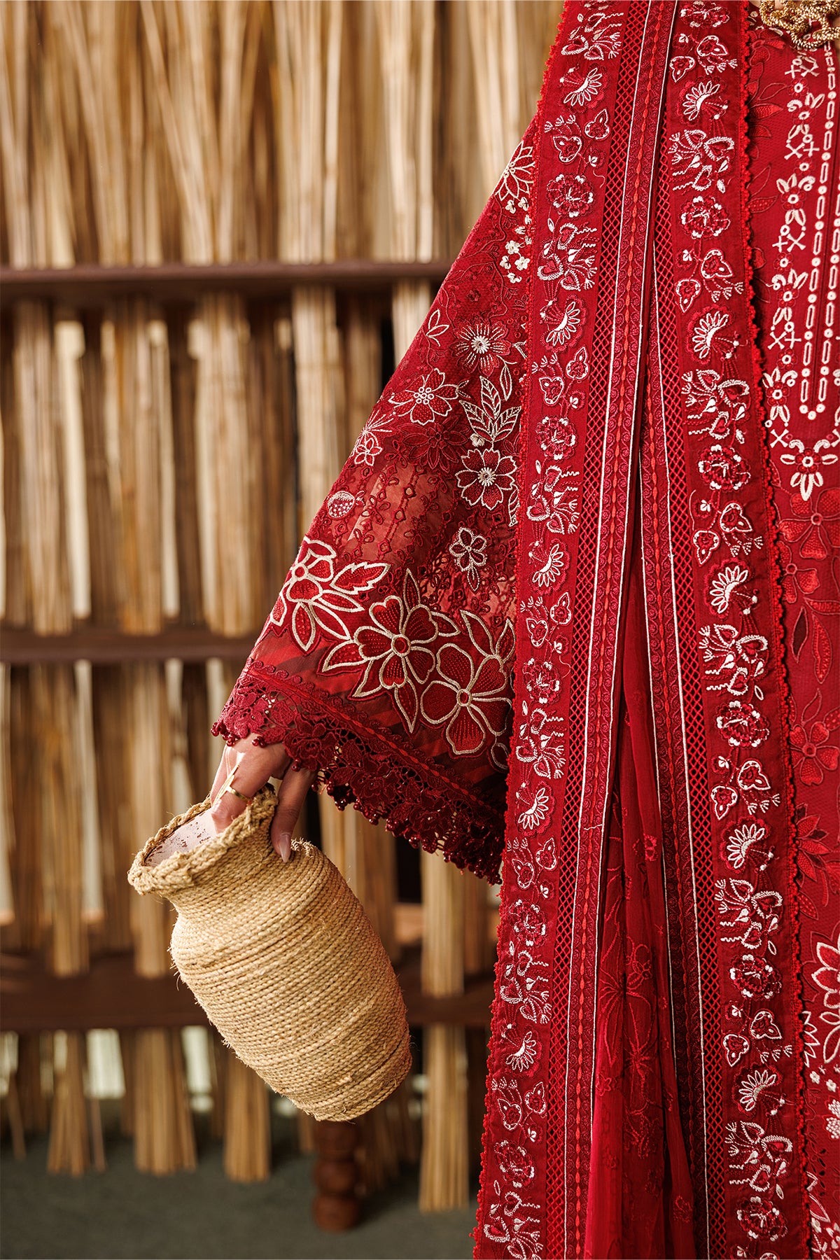 EMBROIDERED LAWN EL26-D05 STITCHED