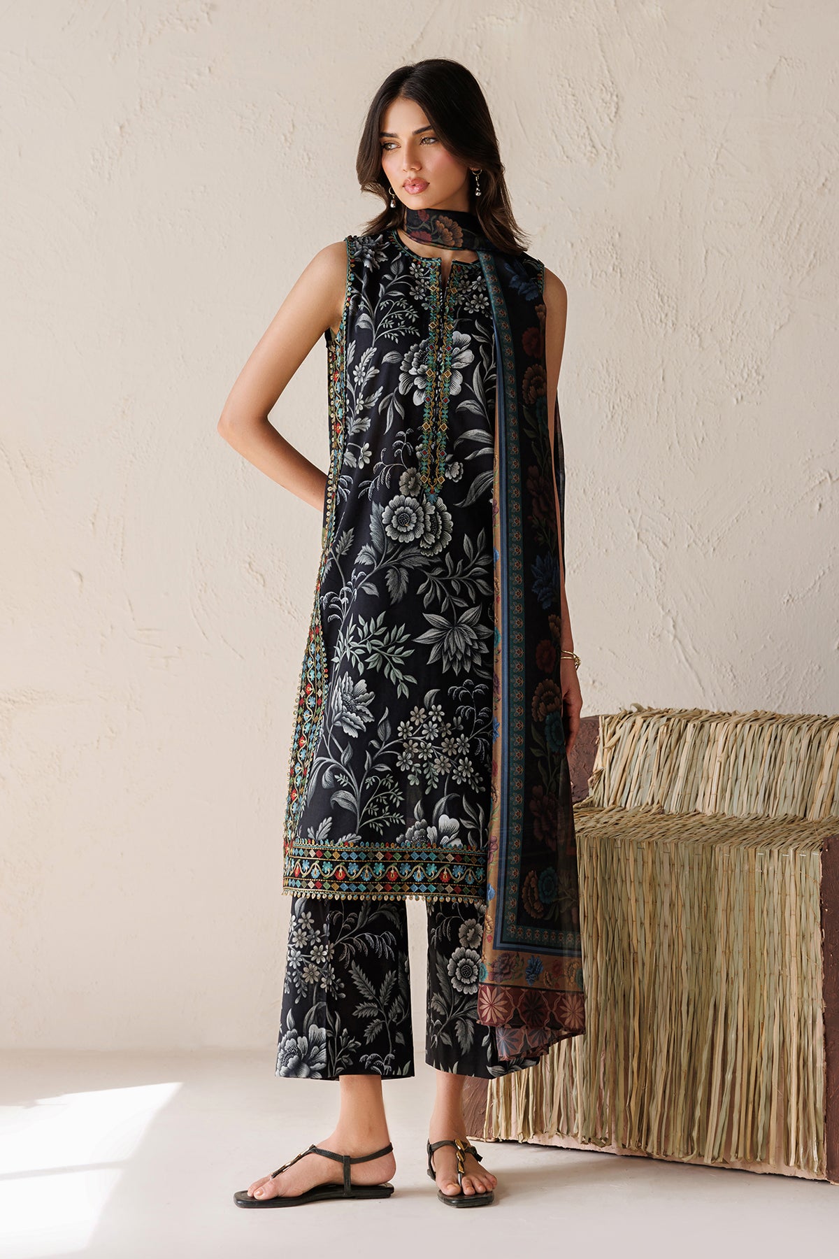 EMBROIDERED LAWN UF-4516