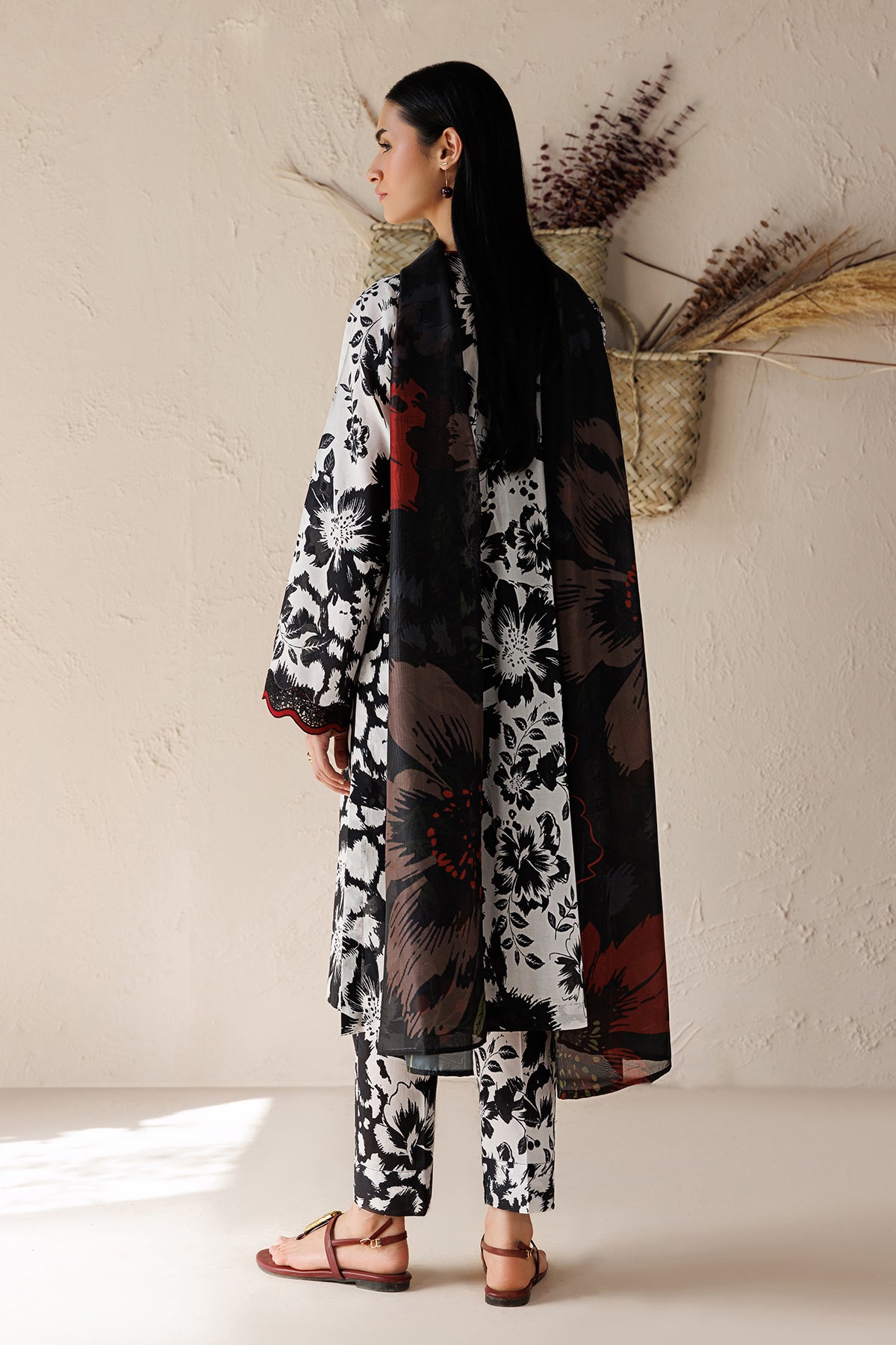 EMBROIDERED LAWN UF-4517