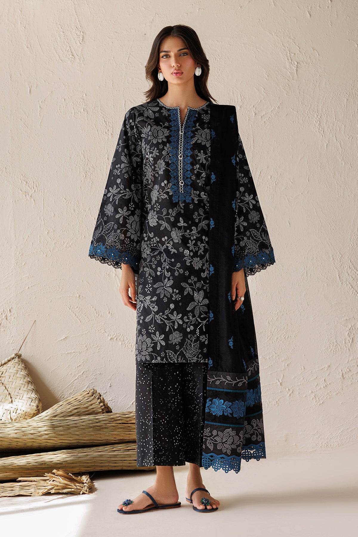 EMBROIDERED LAWN UF-4518
