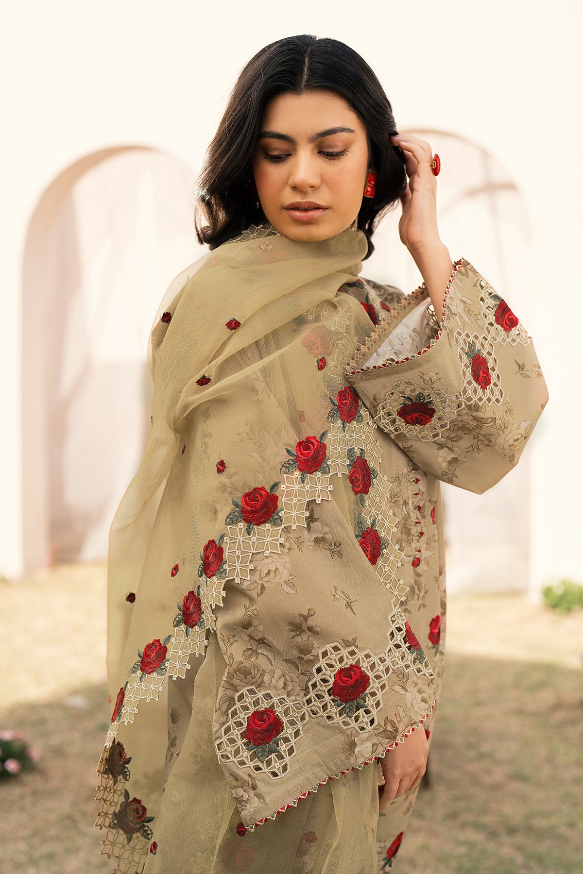 EMBROIDERED PRINTED LAWN UF-594