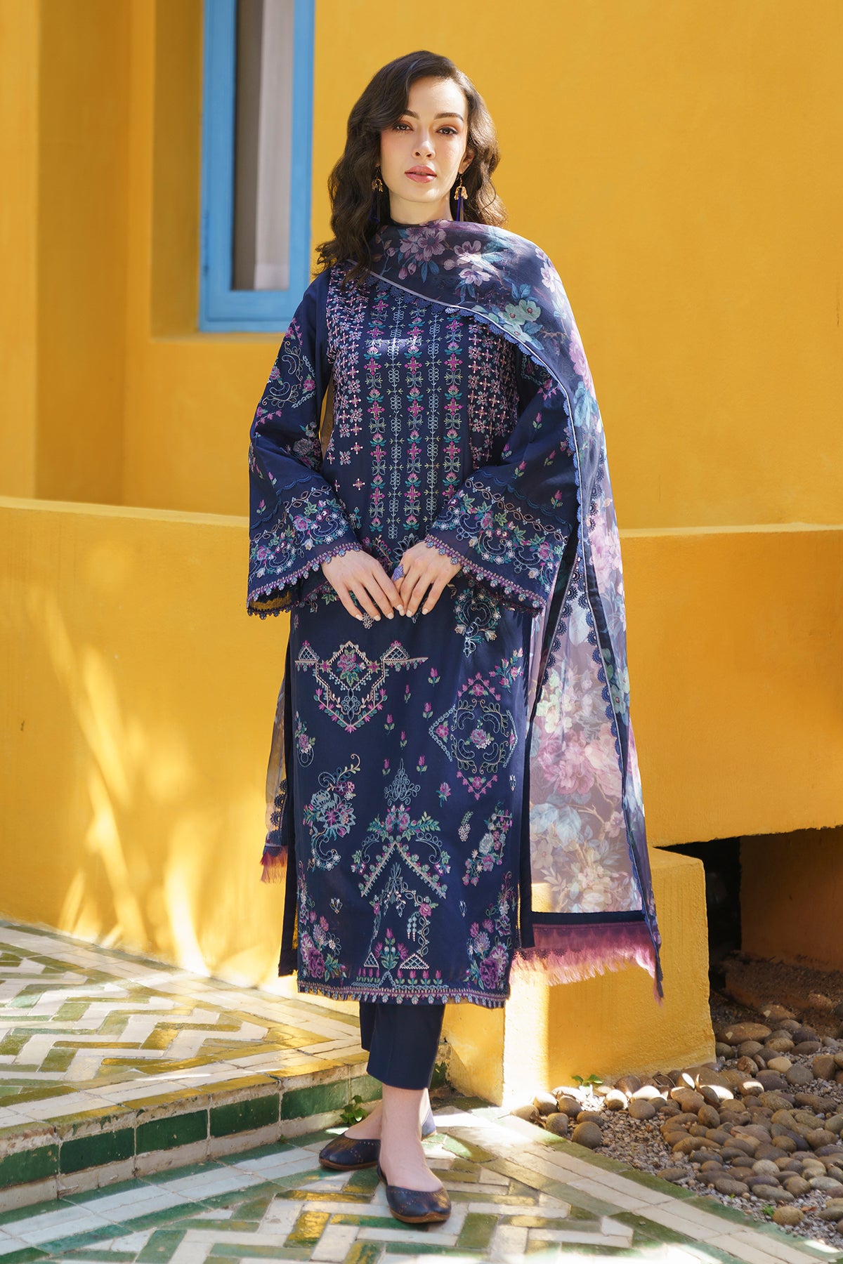 EMBROIDERED LAWN UF-570