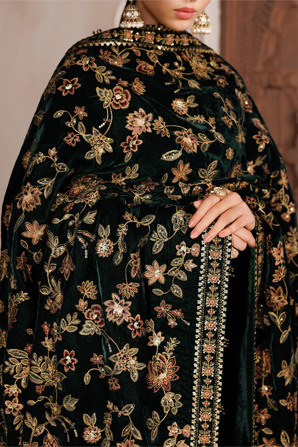 EMBROIDERED VELVET SHAWL VS-68