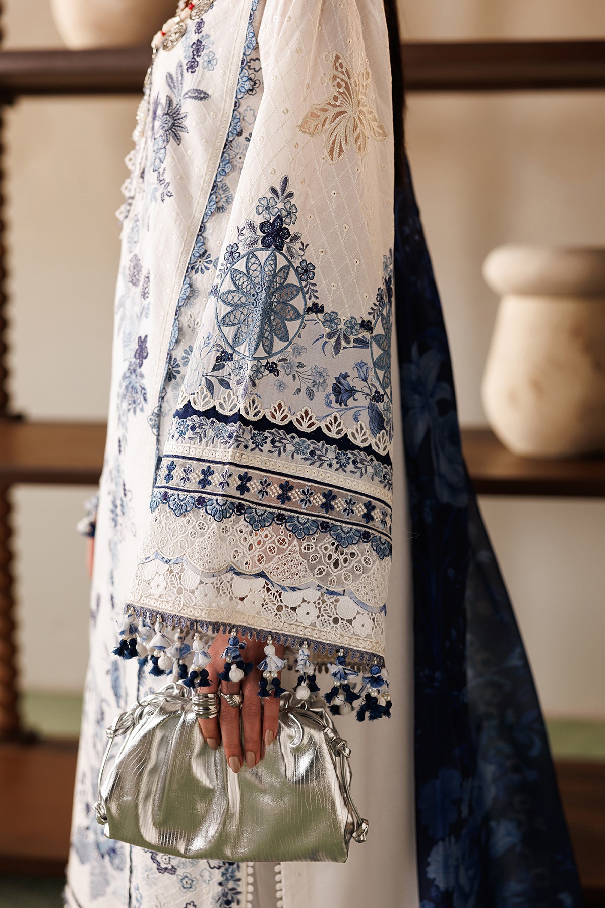 EMBROIDERED LAWN EL26-D06 STITCHED