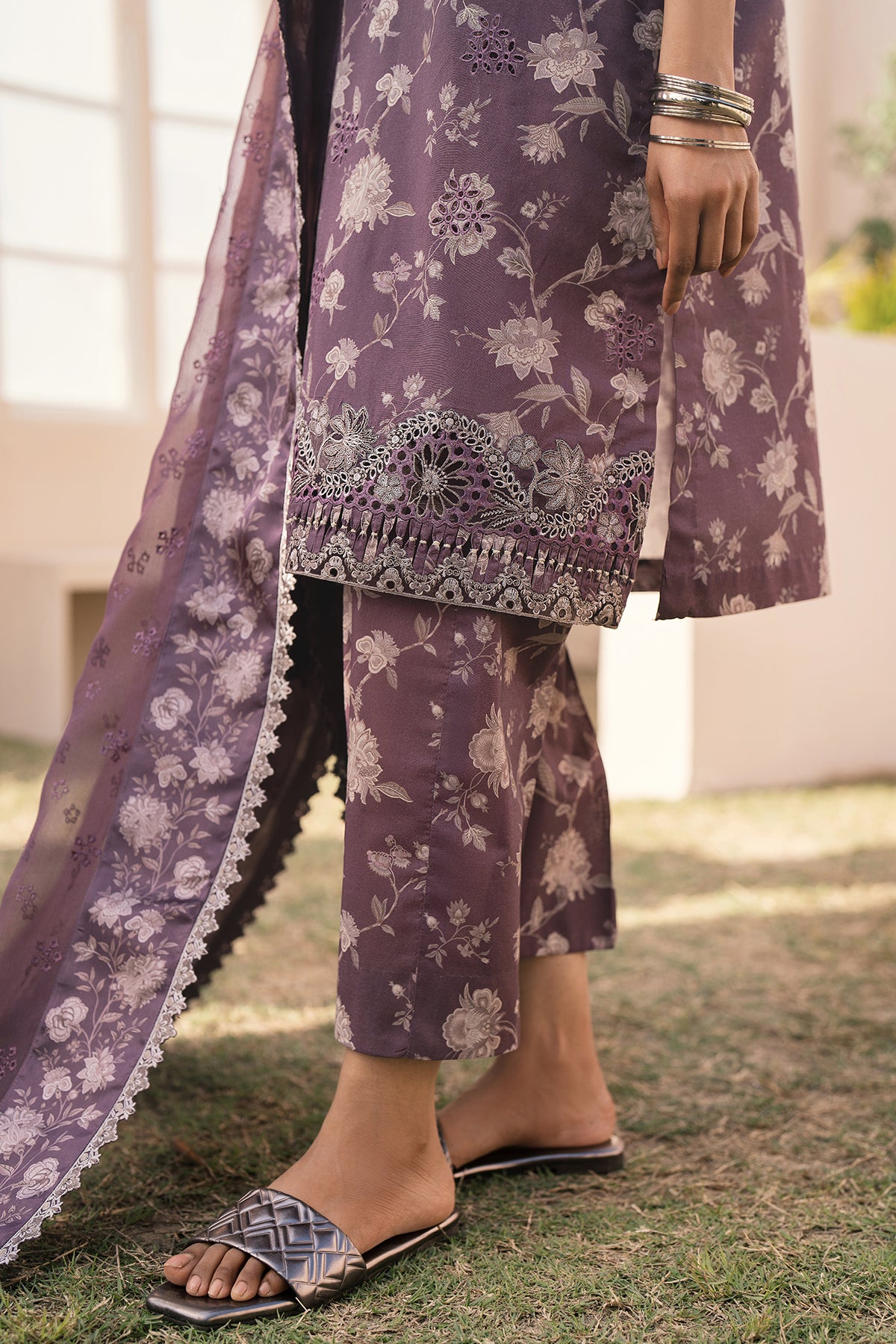 EMBROIDERED PRINTED LAWN UF-598