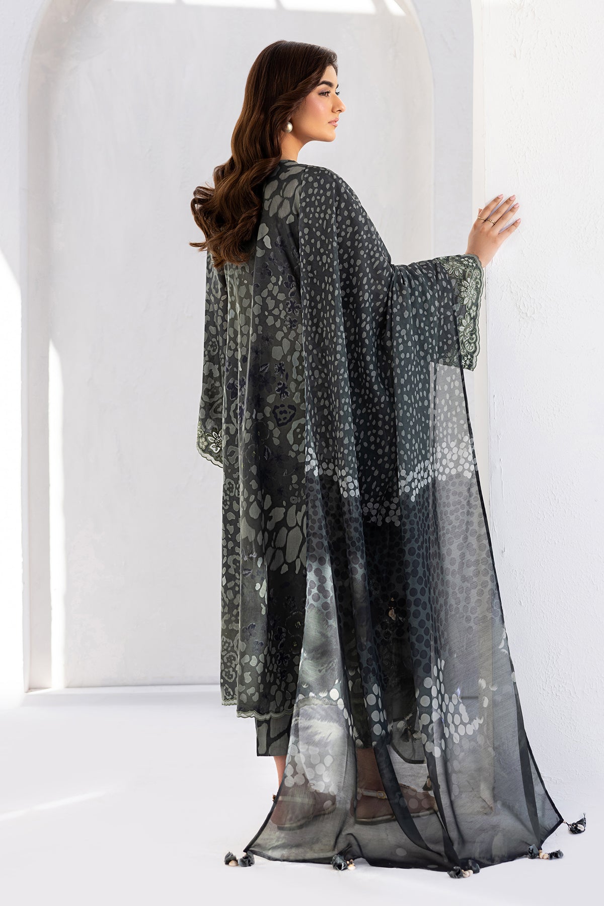 EMBROIDERED LAWN UF-4454