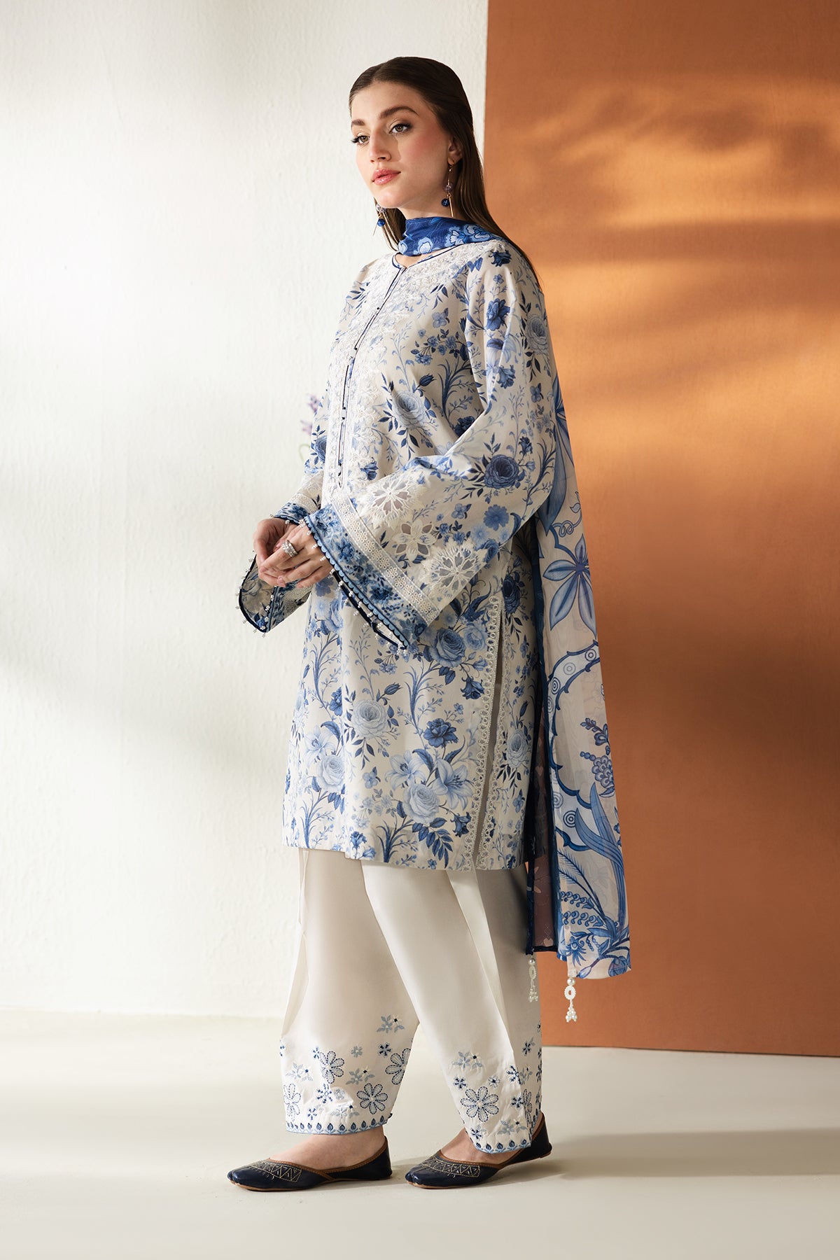 EMBROIDERED LAWN SF-4429