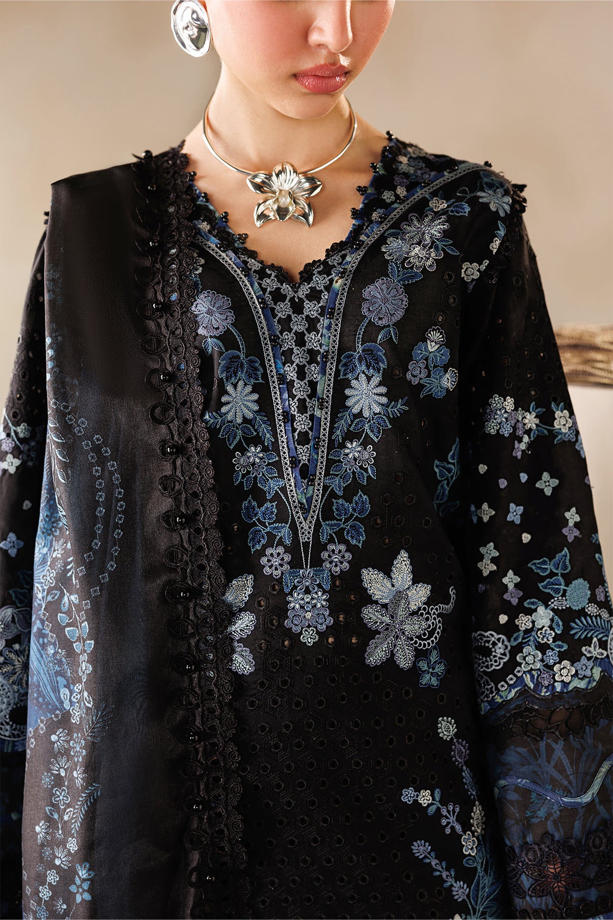 EMBROIDERED LAWN EL26-D08 STITCHED