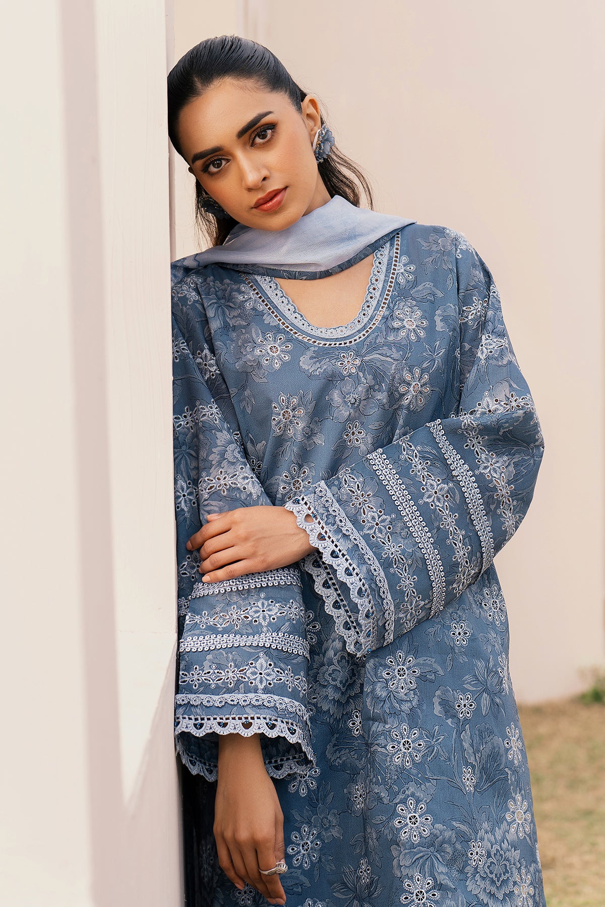 EMBROIDERED PRINTED LAWN UF-601