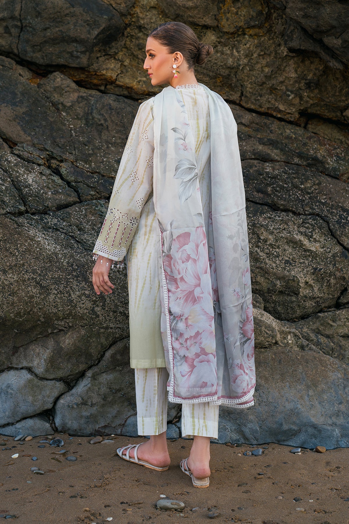 EMBROIDERED PRINTED LAWN UF-4132