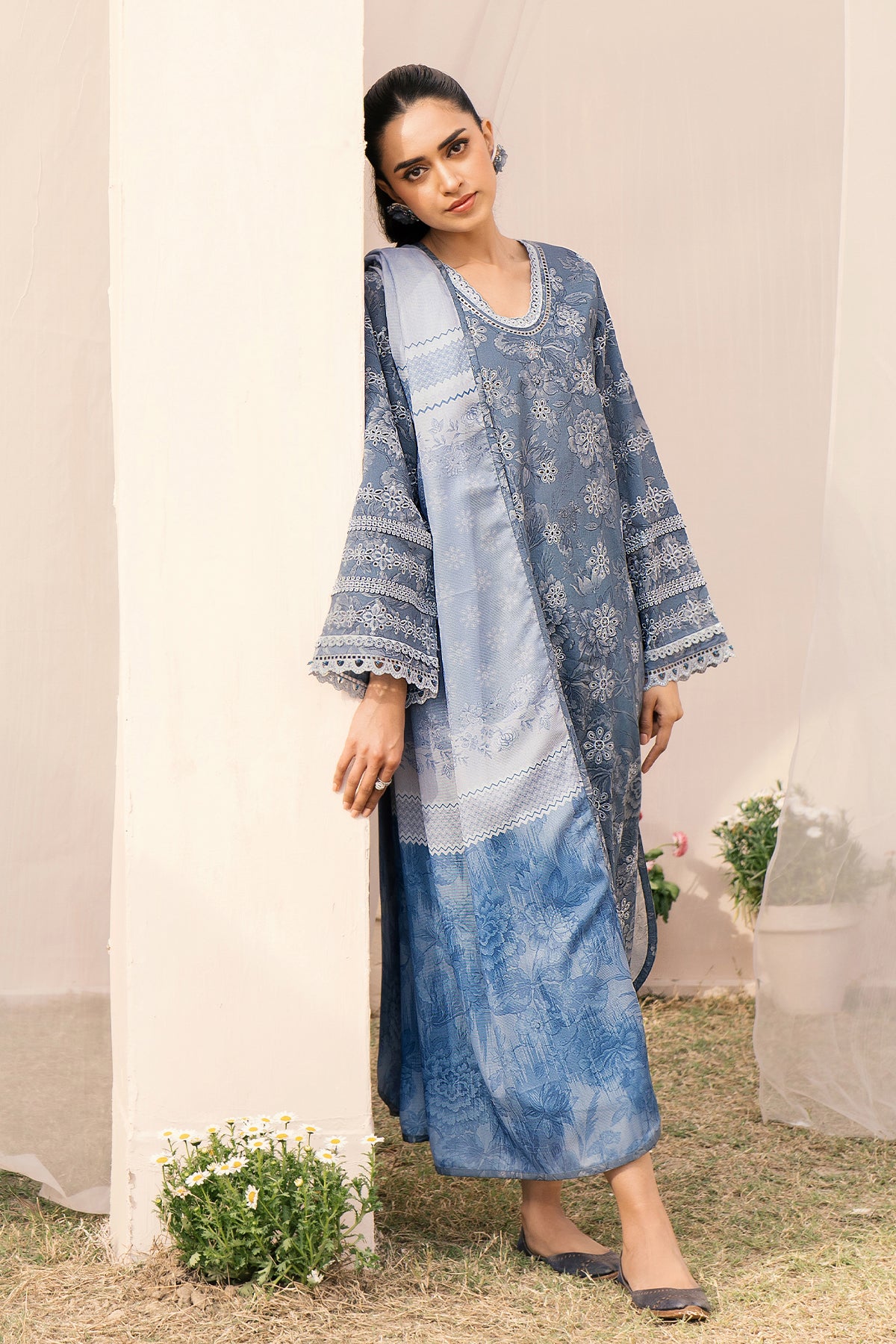 EMBROIDERED PRINTED LAWN UF-601
