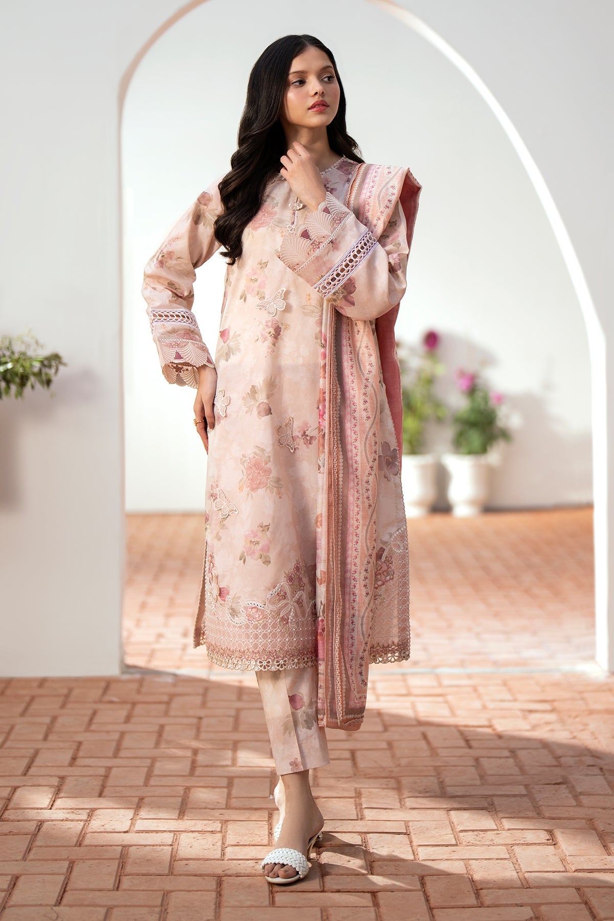 EMBROIDERED LAWN SF-527