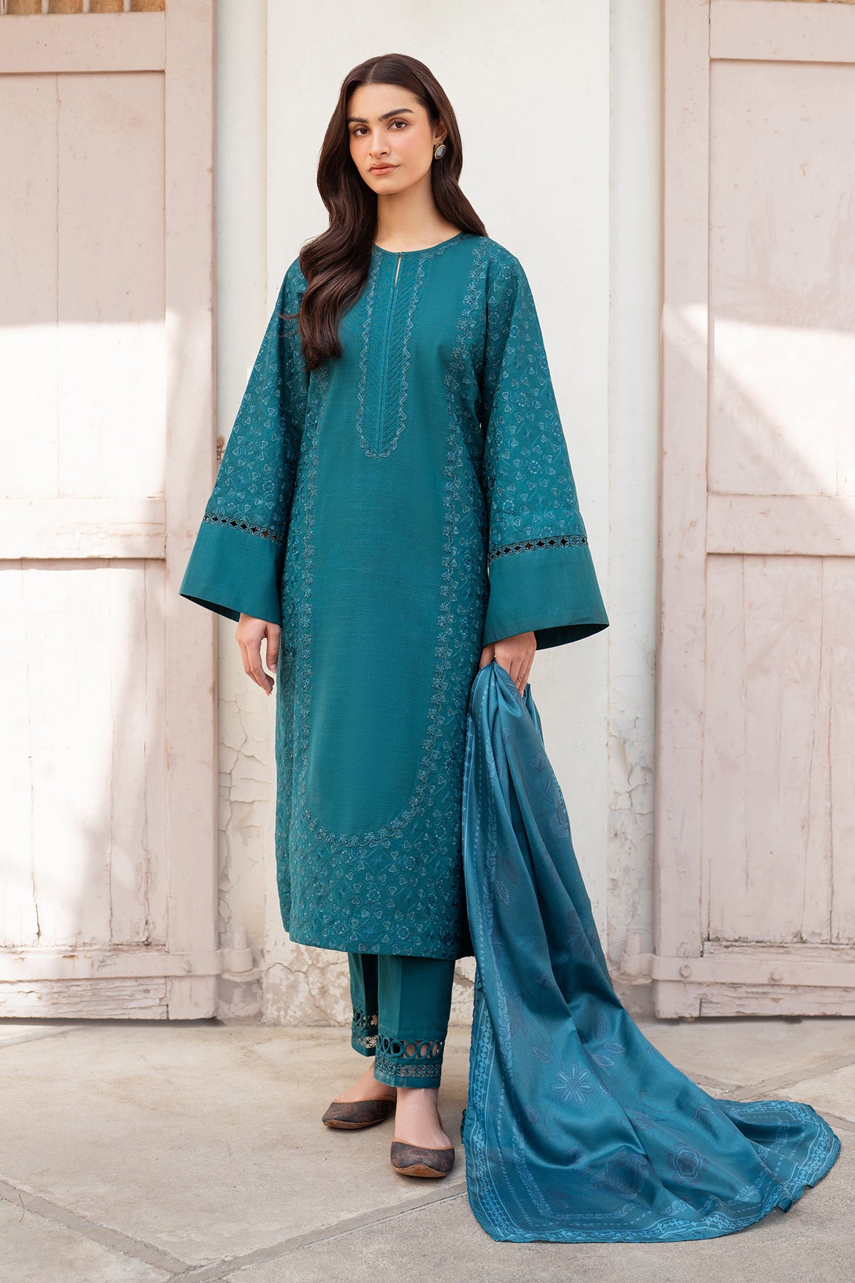 EMBROIDERED KHADDAR SF-4001