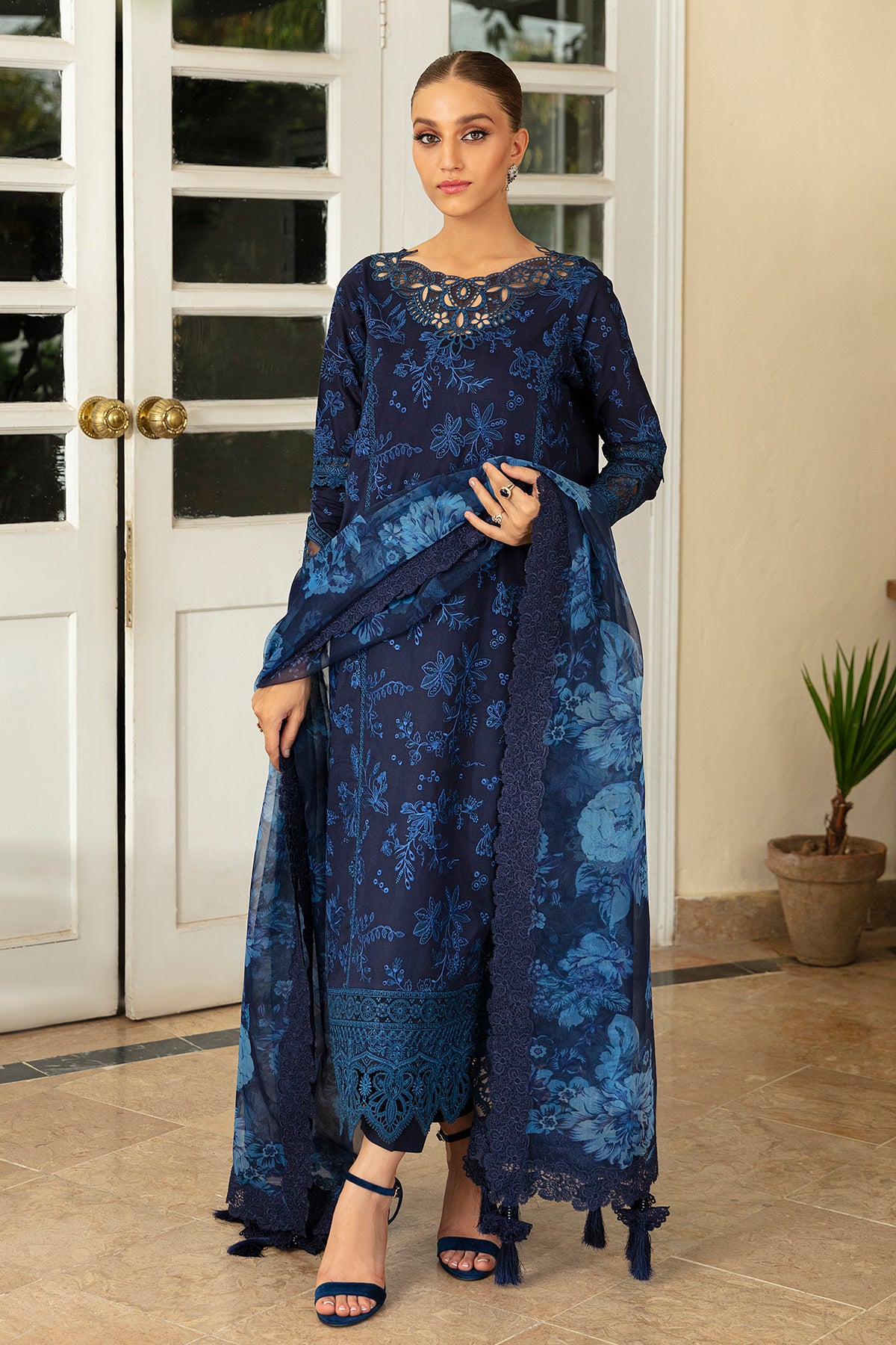 EMBROIDERED LAWN UF-380