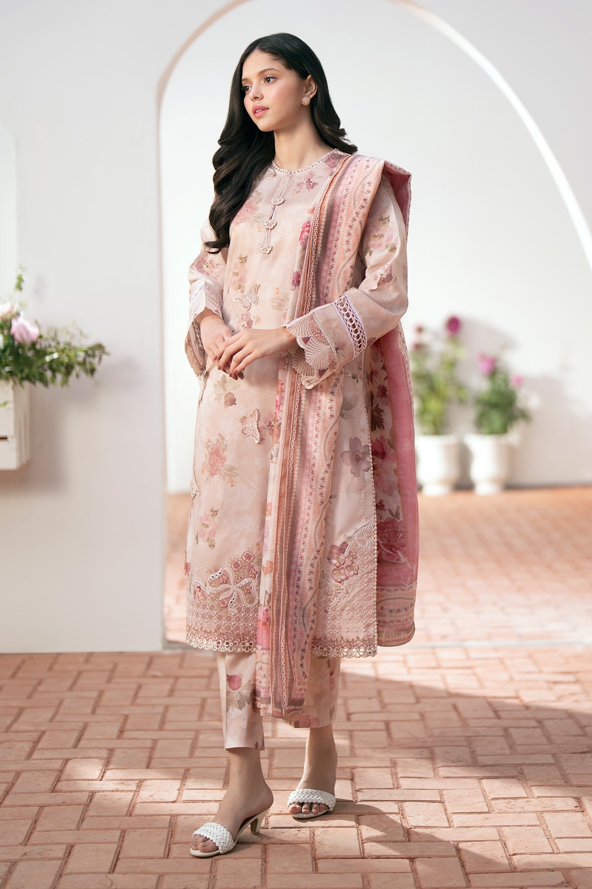 EMBROIDERED LAWN SF-527