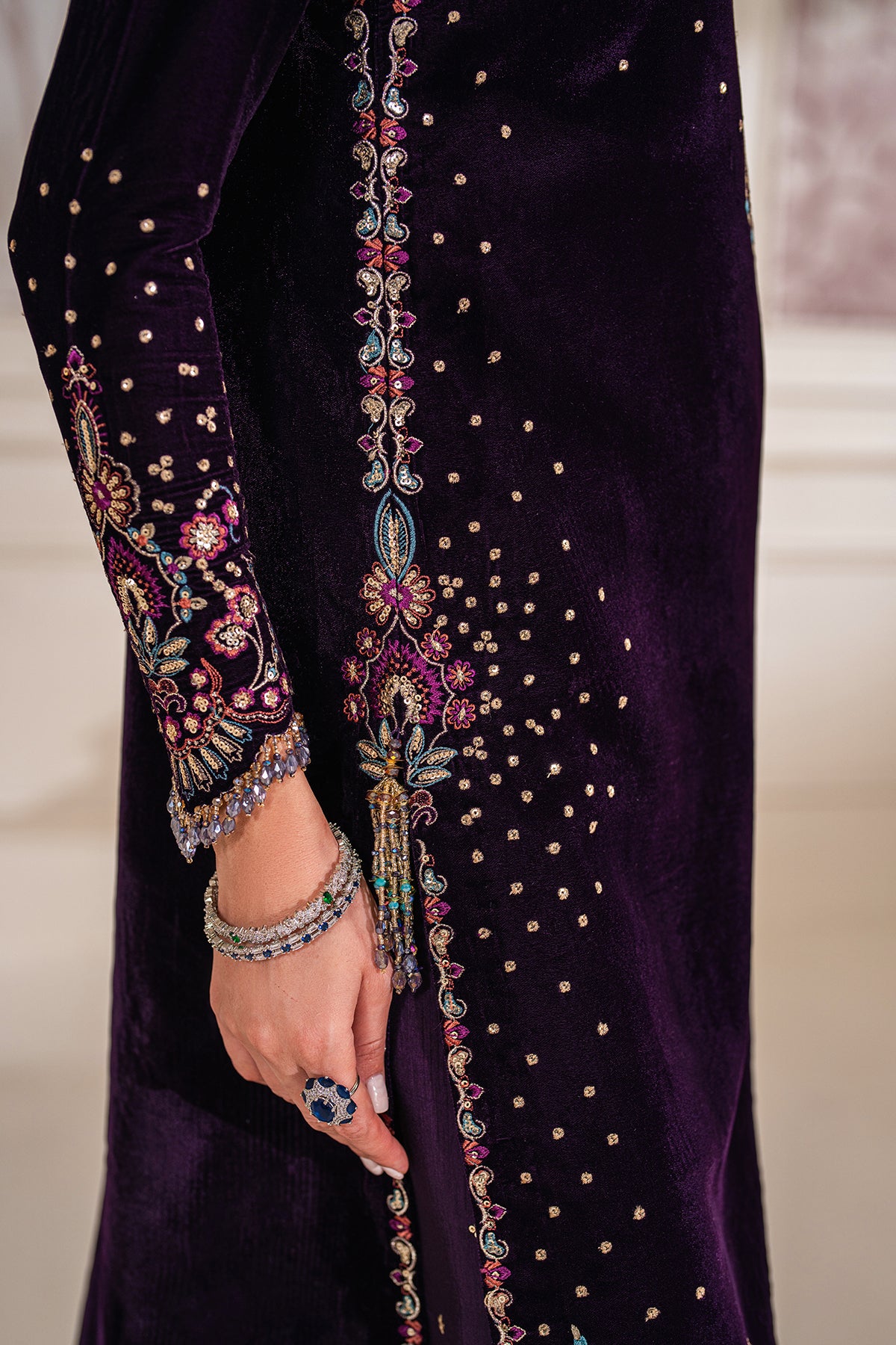 EMBROIDERED VELVET UF-748