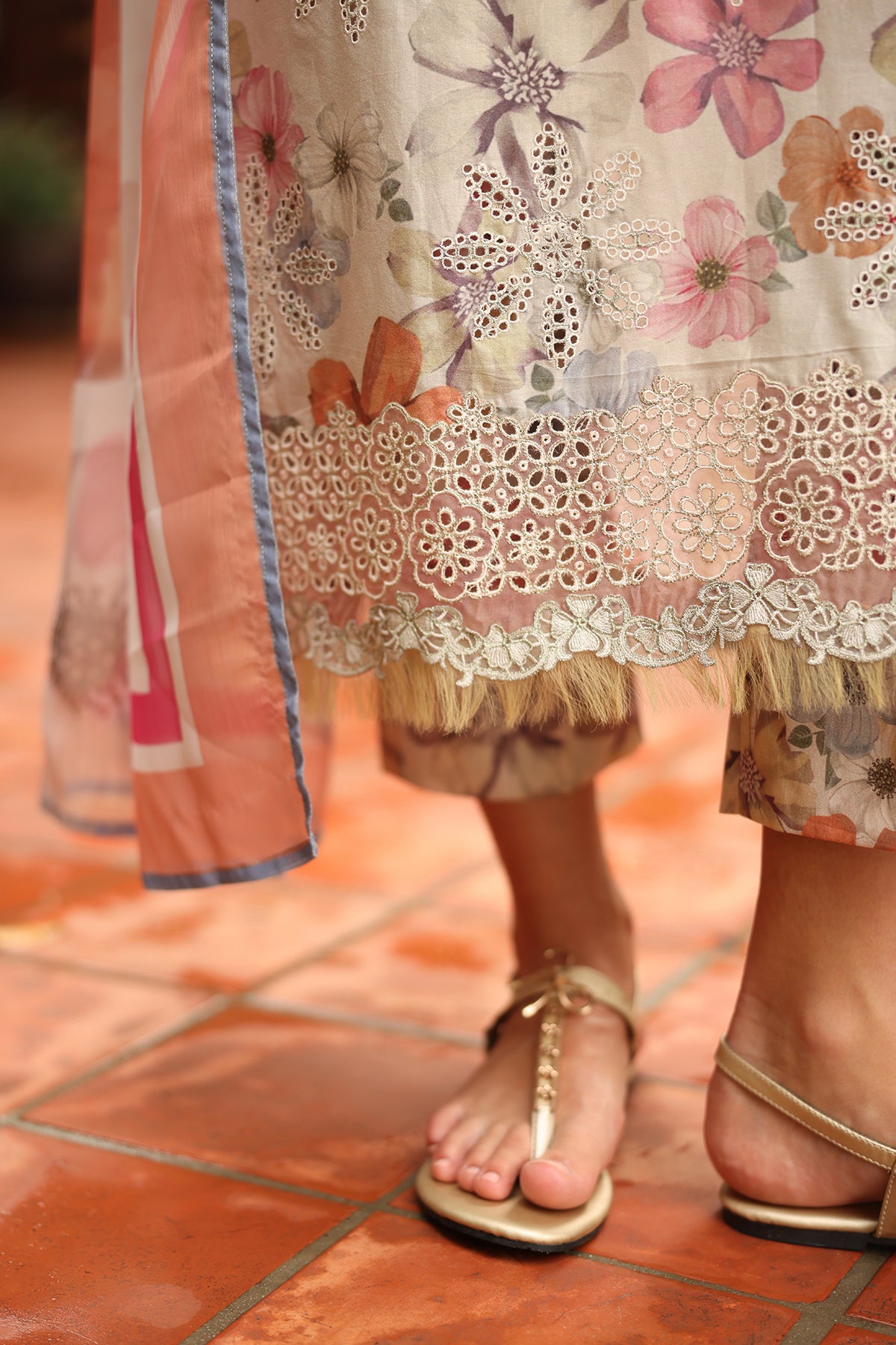 EMBROIDERED LAWN UF-4246