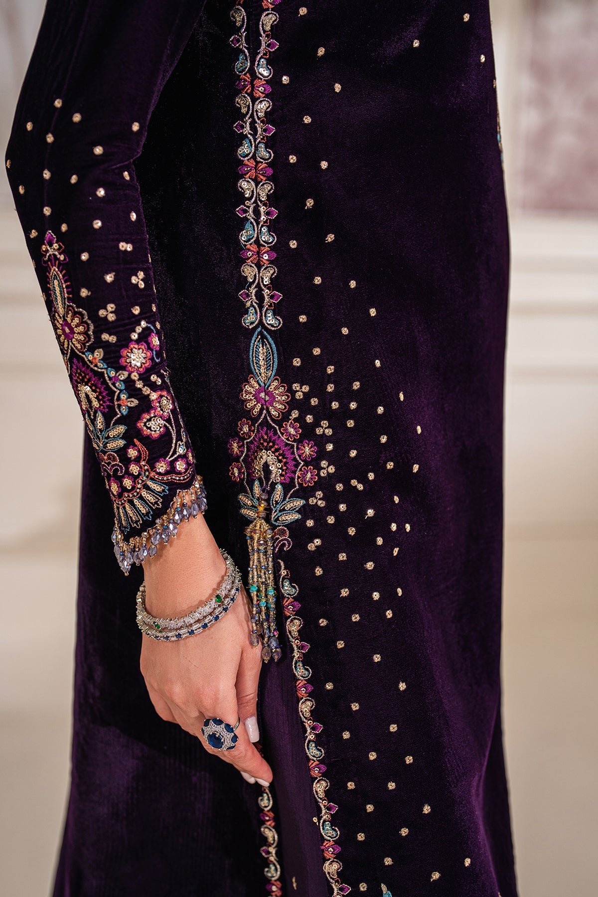 EMBROIDERED VELVET SF-748