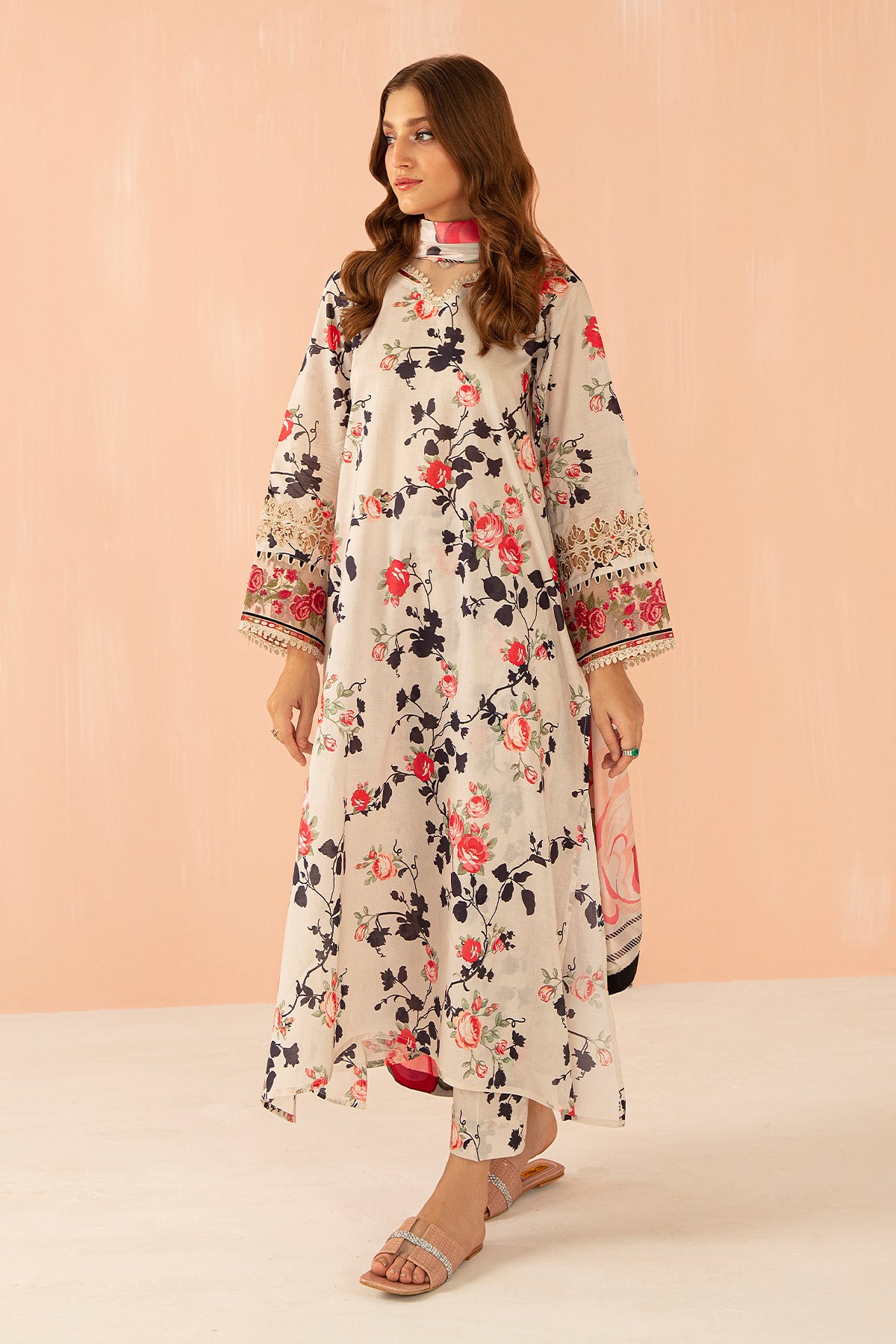 EMBROIDERED LAWN UF-397
