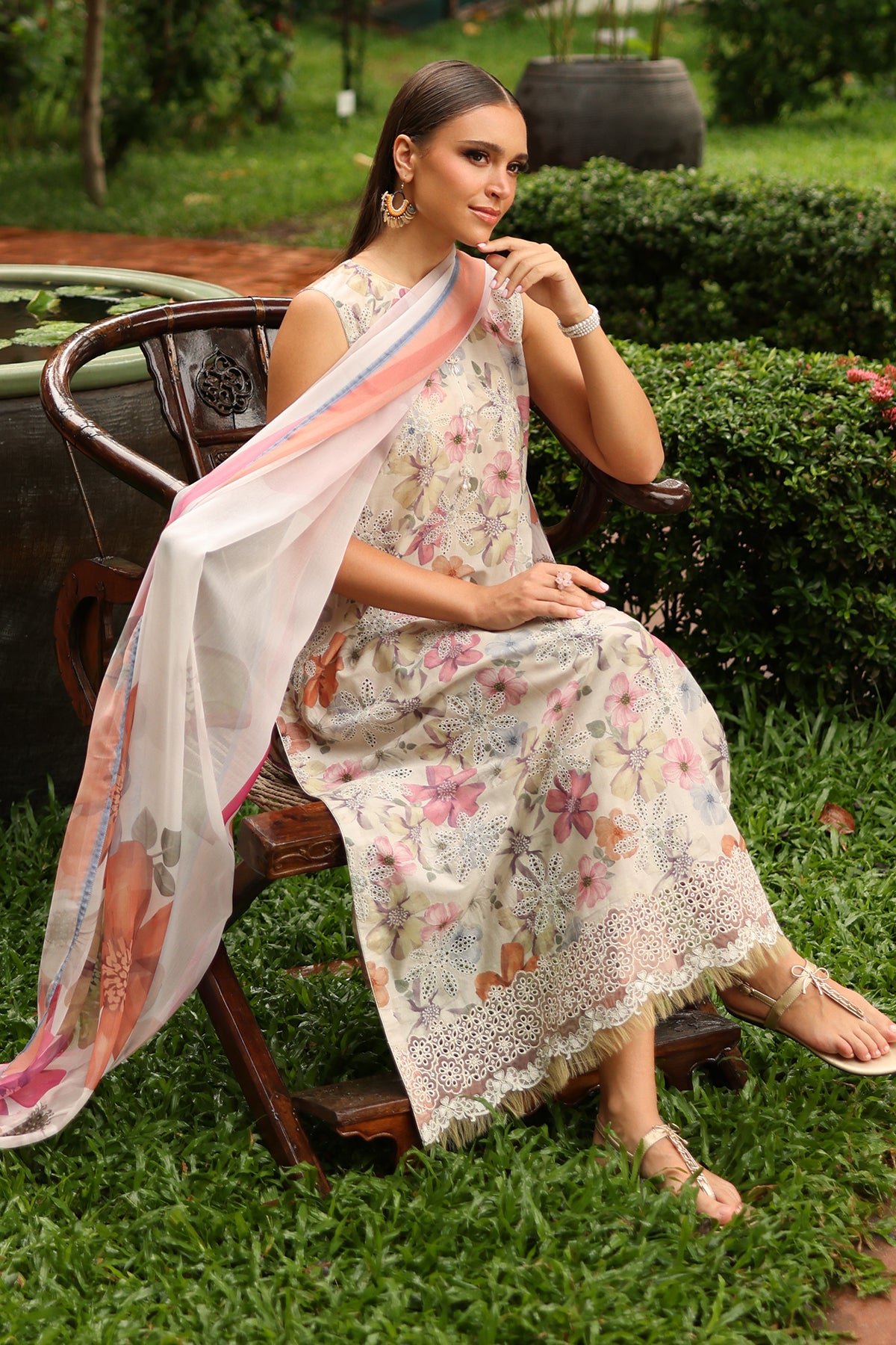 EMBROIDERED LAWN UF-4246