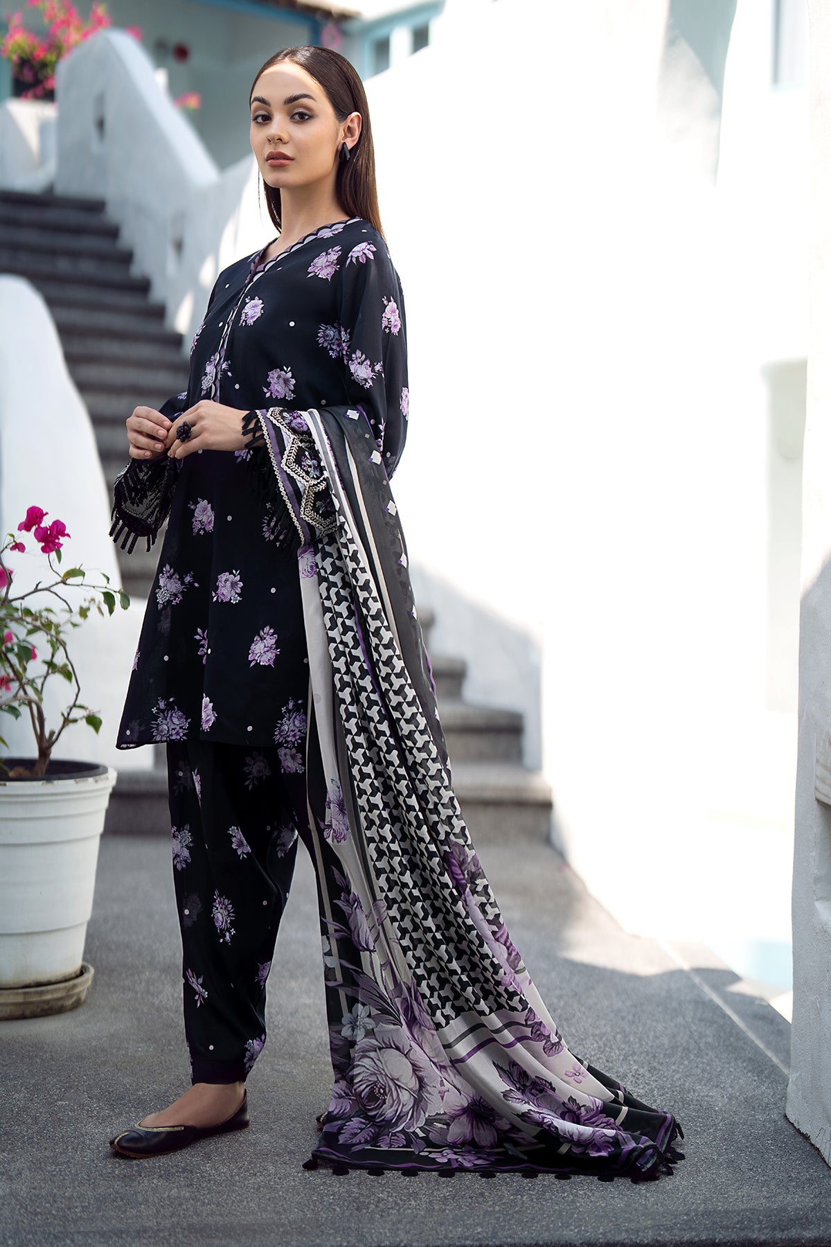 EMBROIDERED PRINTED LAWN UF-543