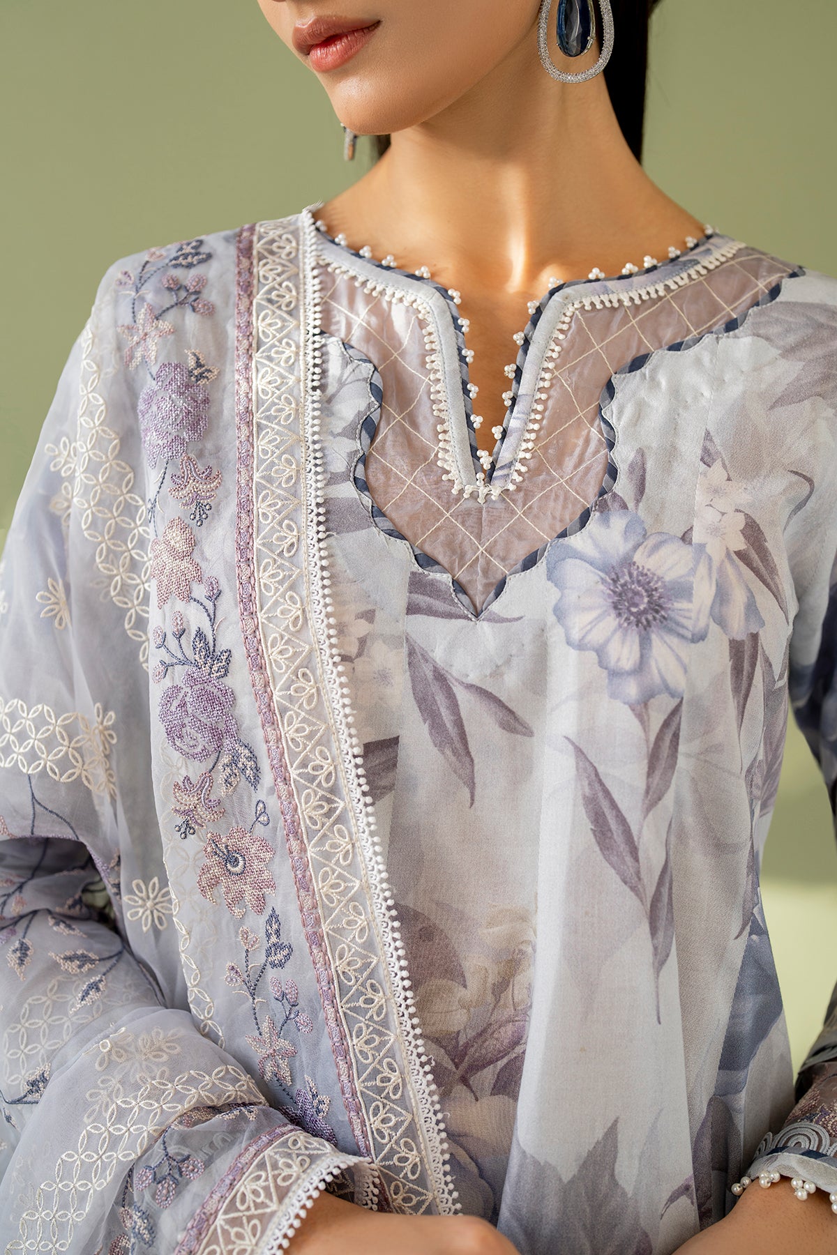 EMBROIDERED LAWN UF-4173