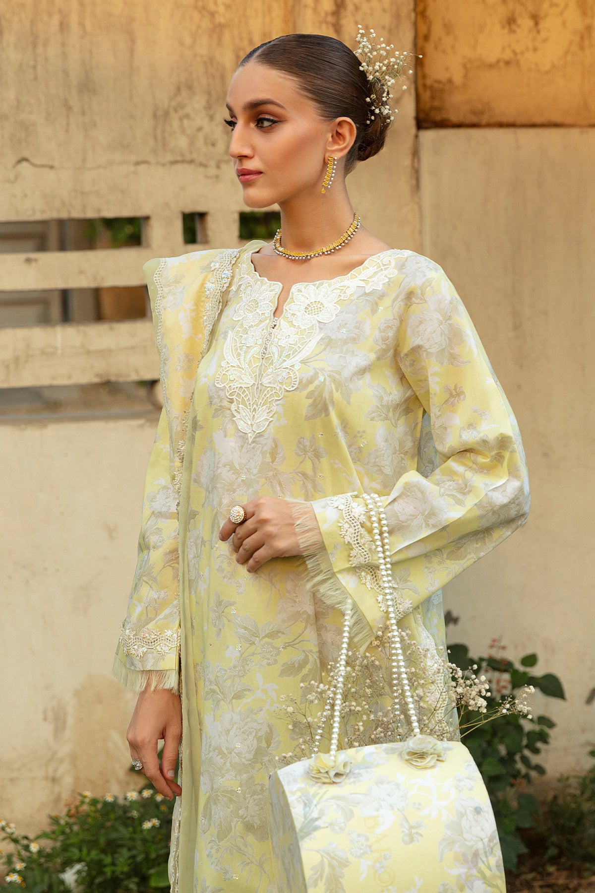 EMBROIDERED  LAWN UF-382