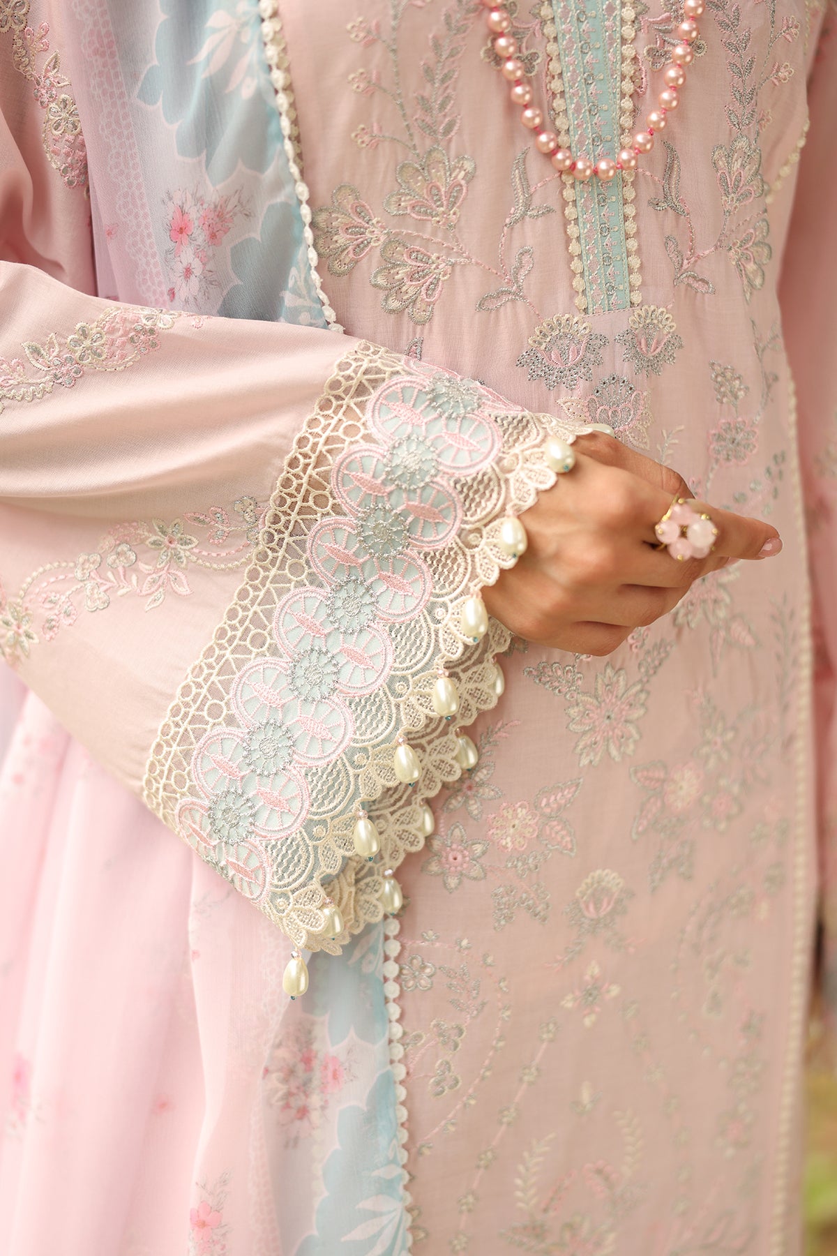 EMBROIDERED LAWN UF-4260