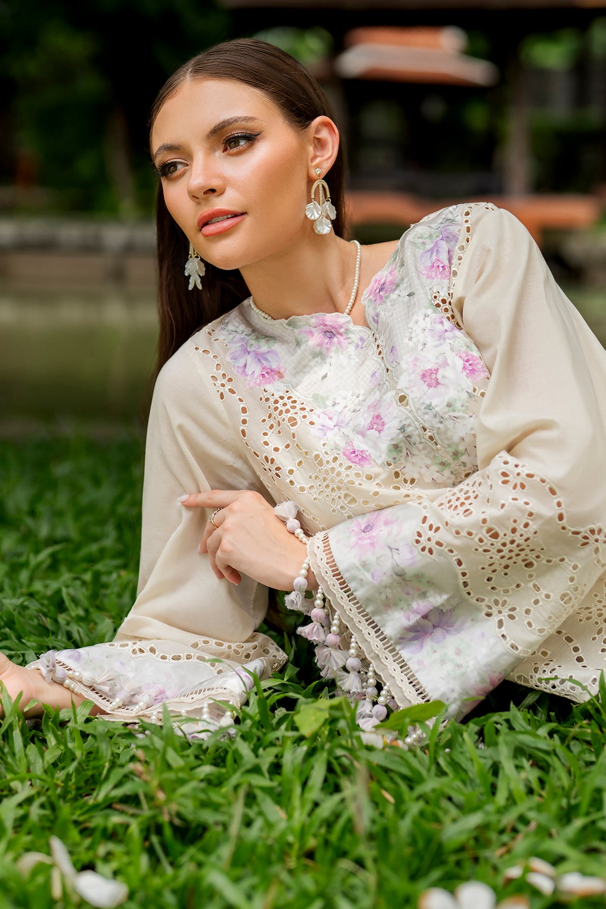 EMBROIDERED SCHIFFLI PR-1175