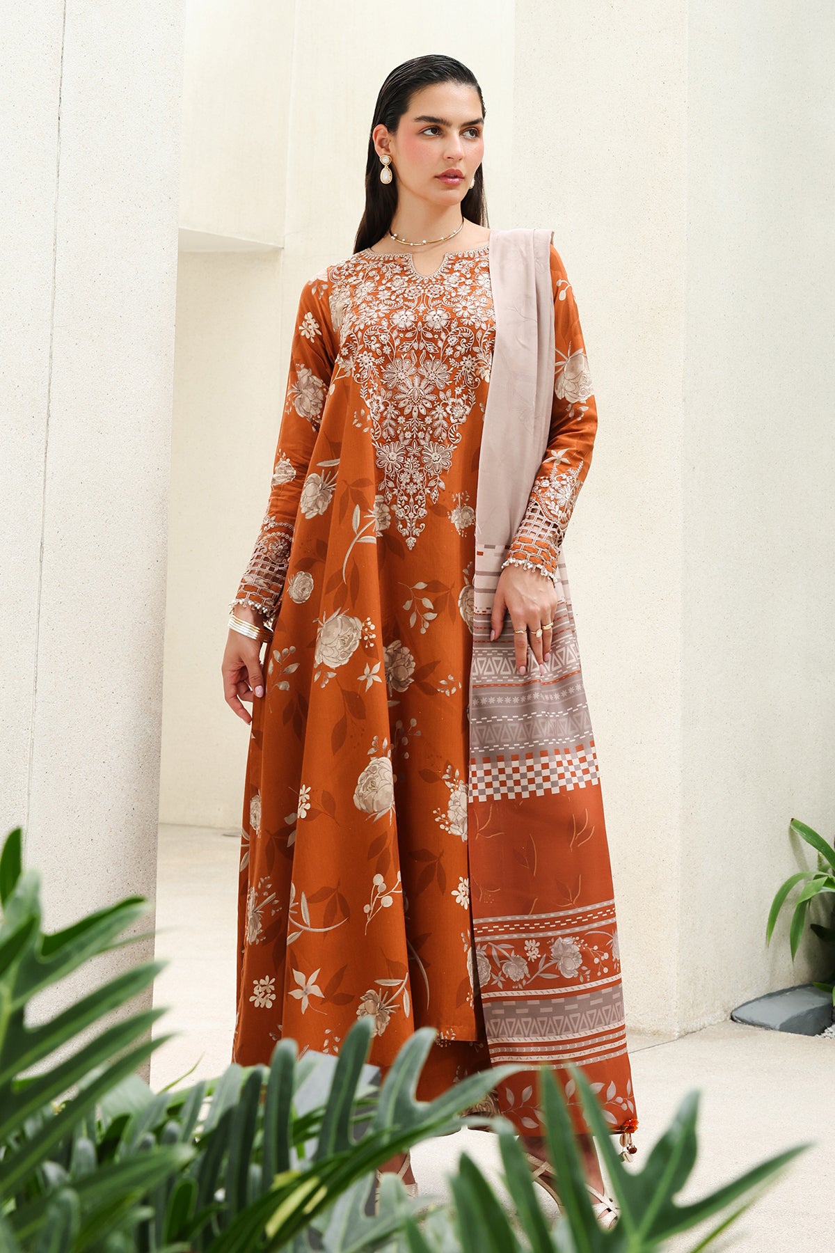 EMBROIDERED VISCOSE SILK UF-4626