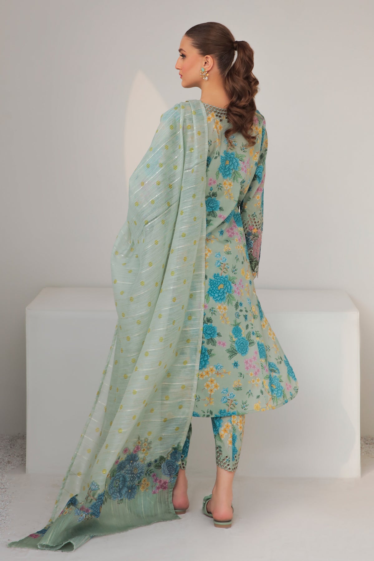 EMBROIDERED LAWN SF-310