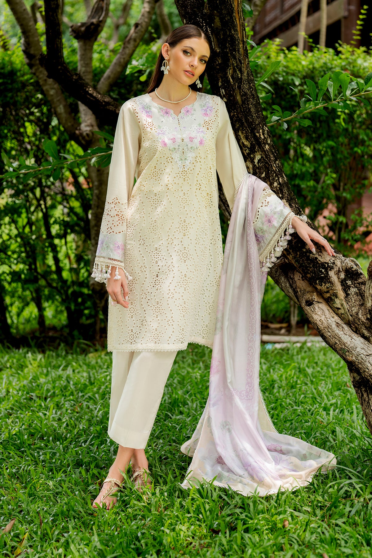 EMBROIDERED SCHIFFLI PR-1175