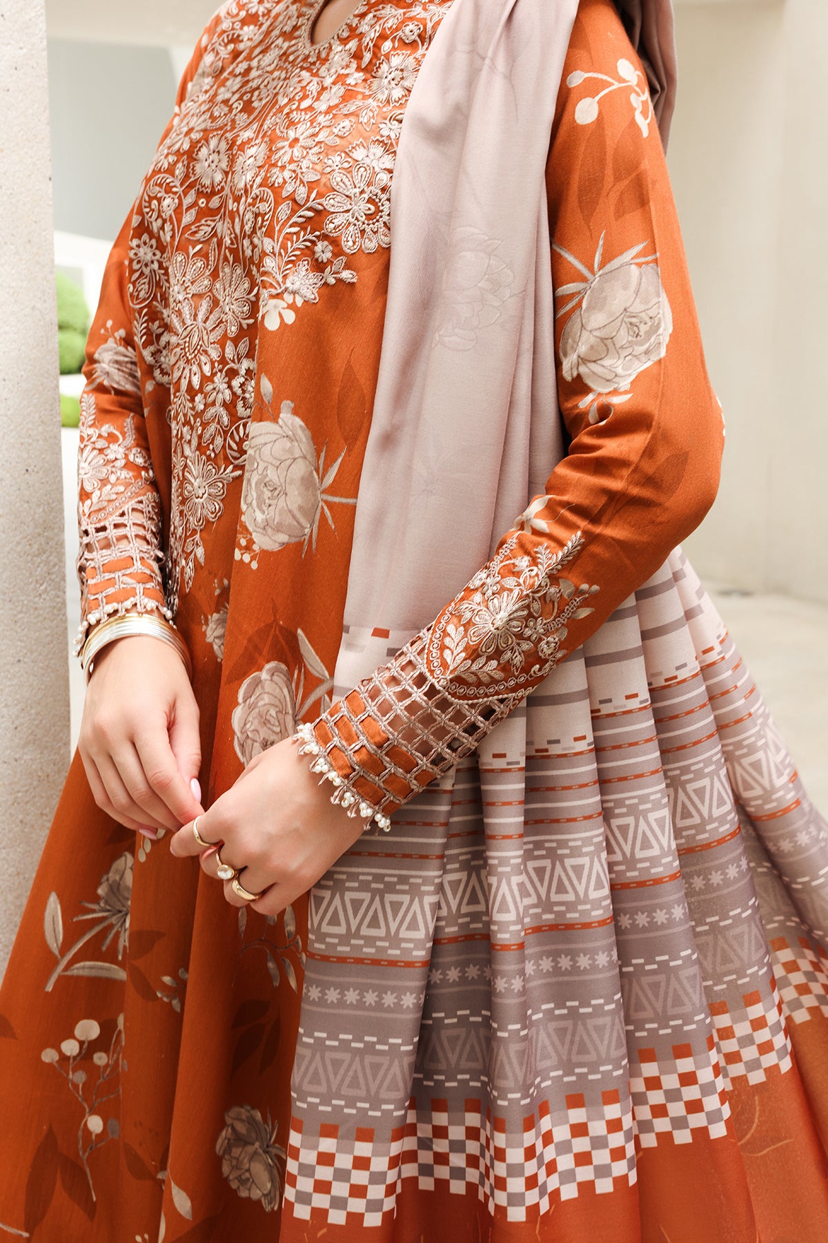 EMBROIDERED VISCOSE SILK UF-4626