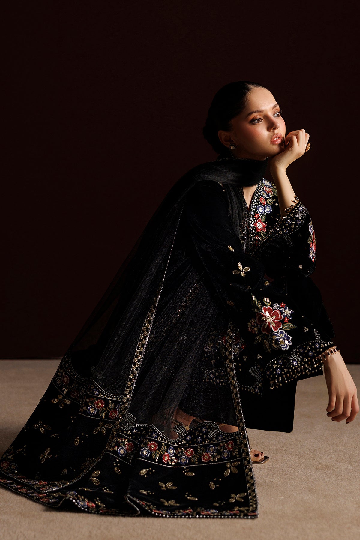 EMBROIDERED VELVET SF-4552